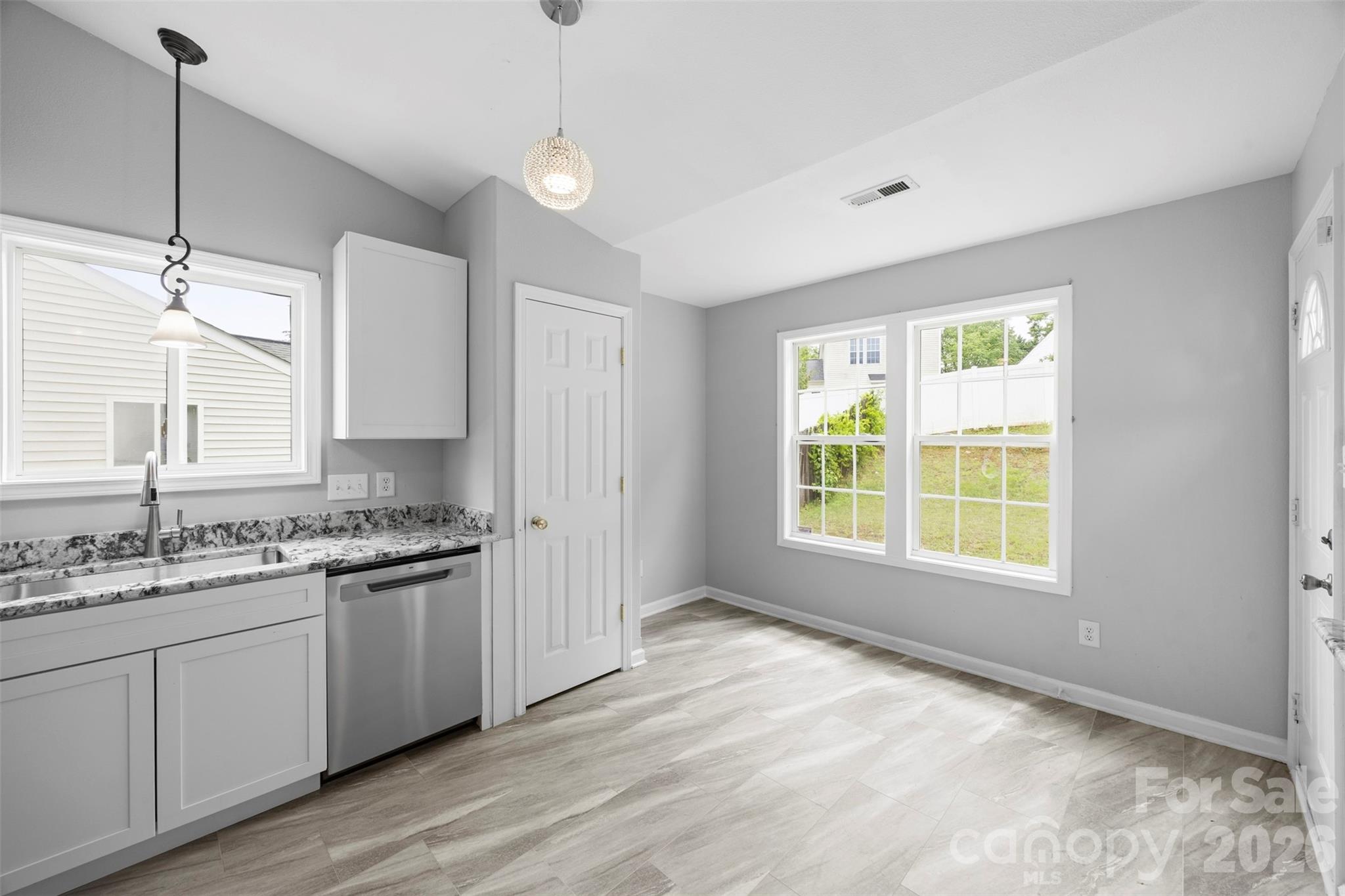 1528 Oakdale Green Drive — Charlotte