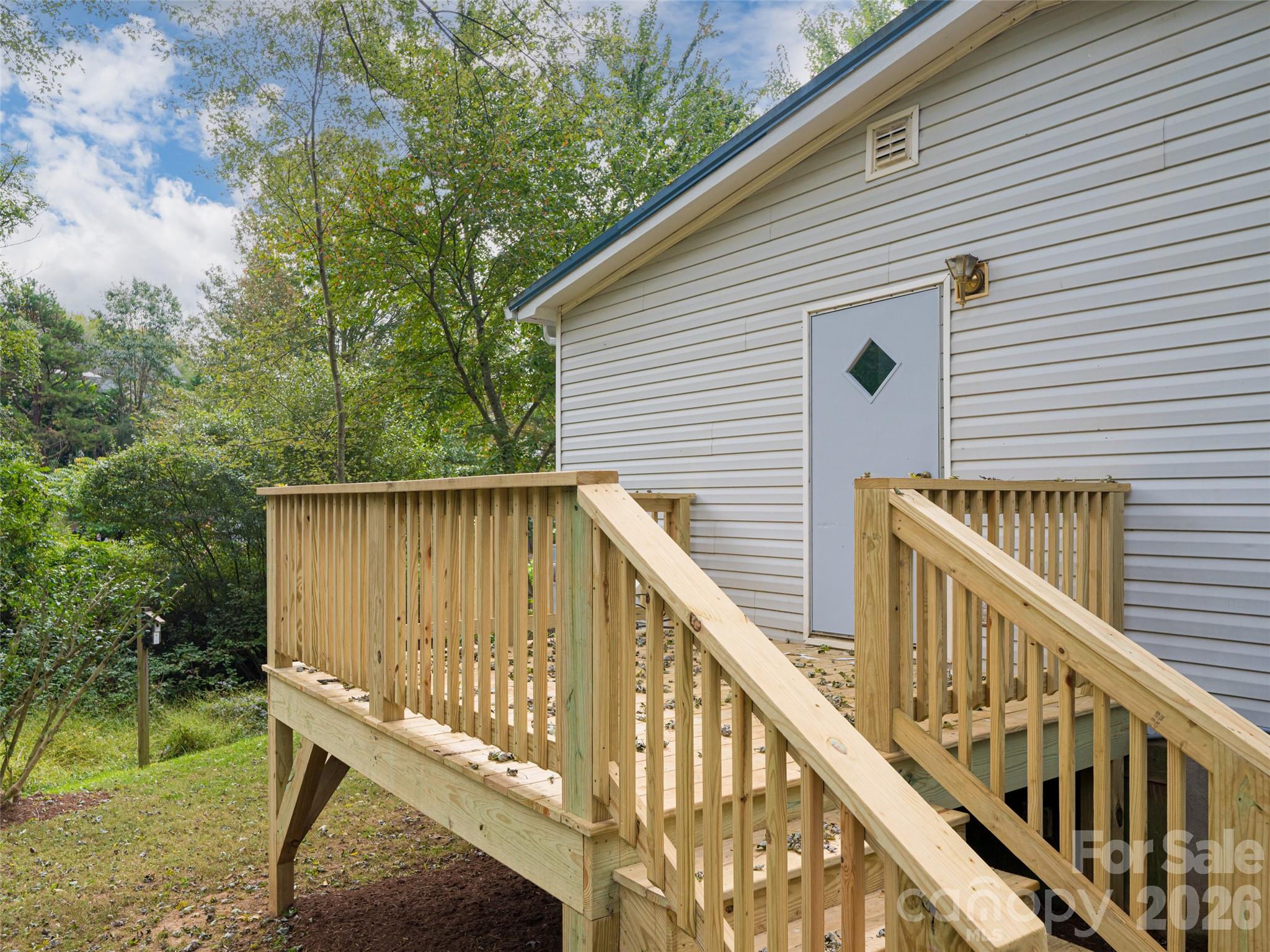 101 Heather Drive — Asheville