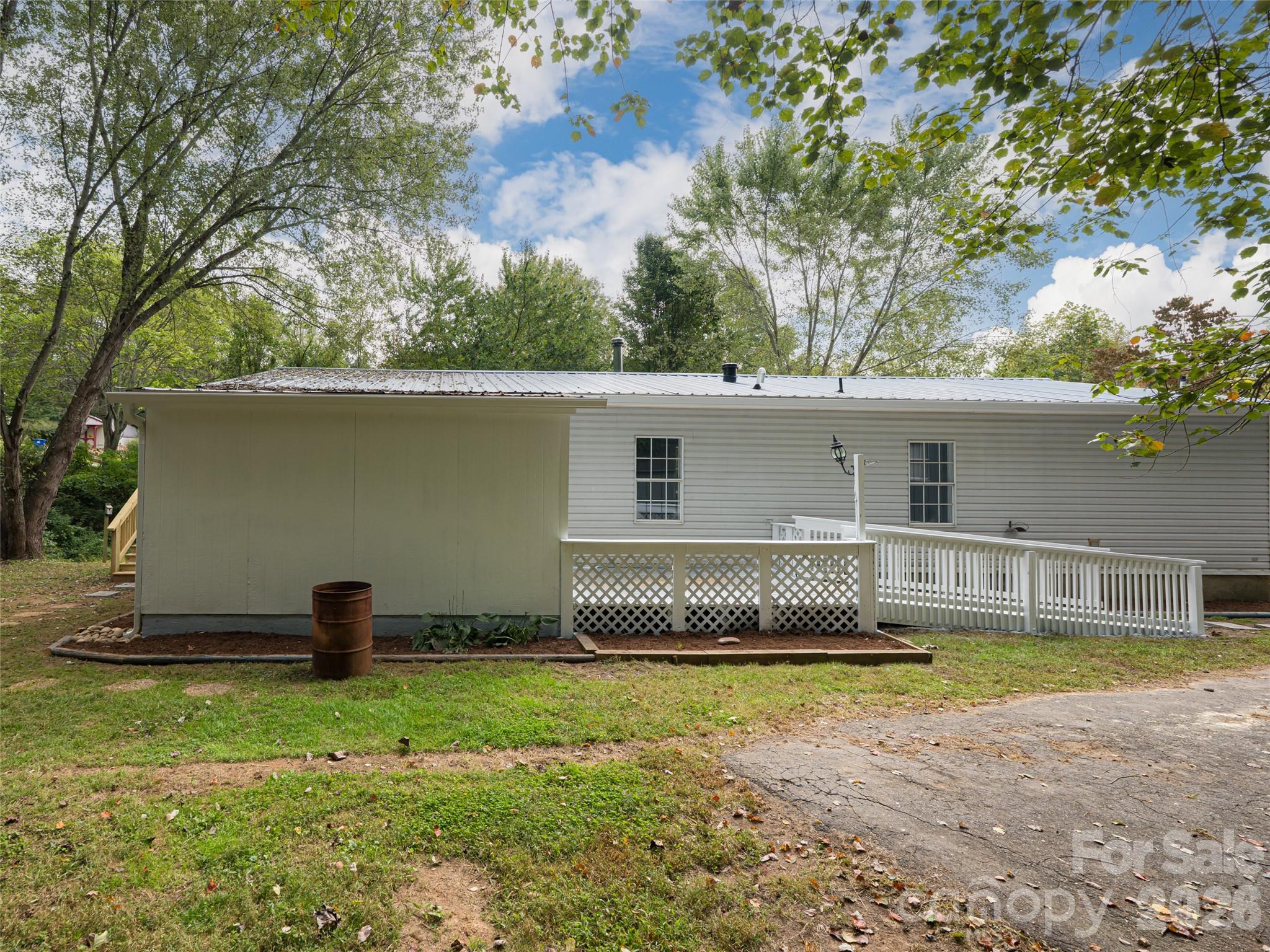 101 Heather Drive — Asheville