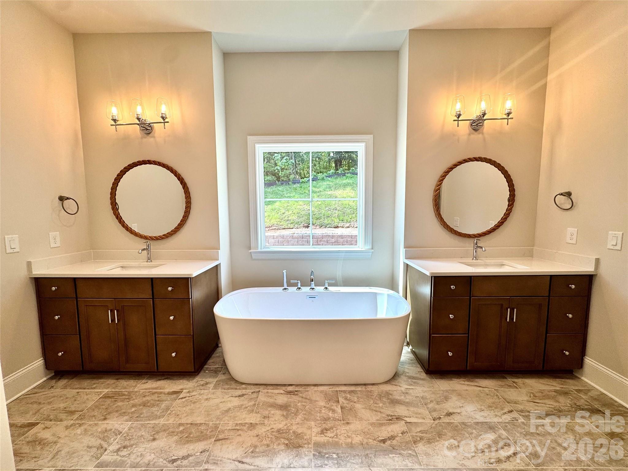 452 Voyager Lane NE — Concord
