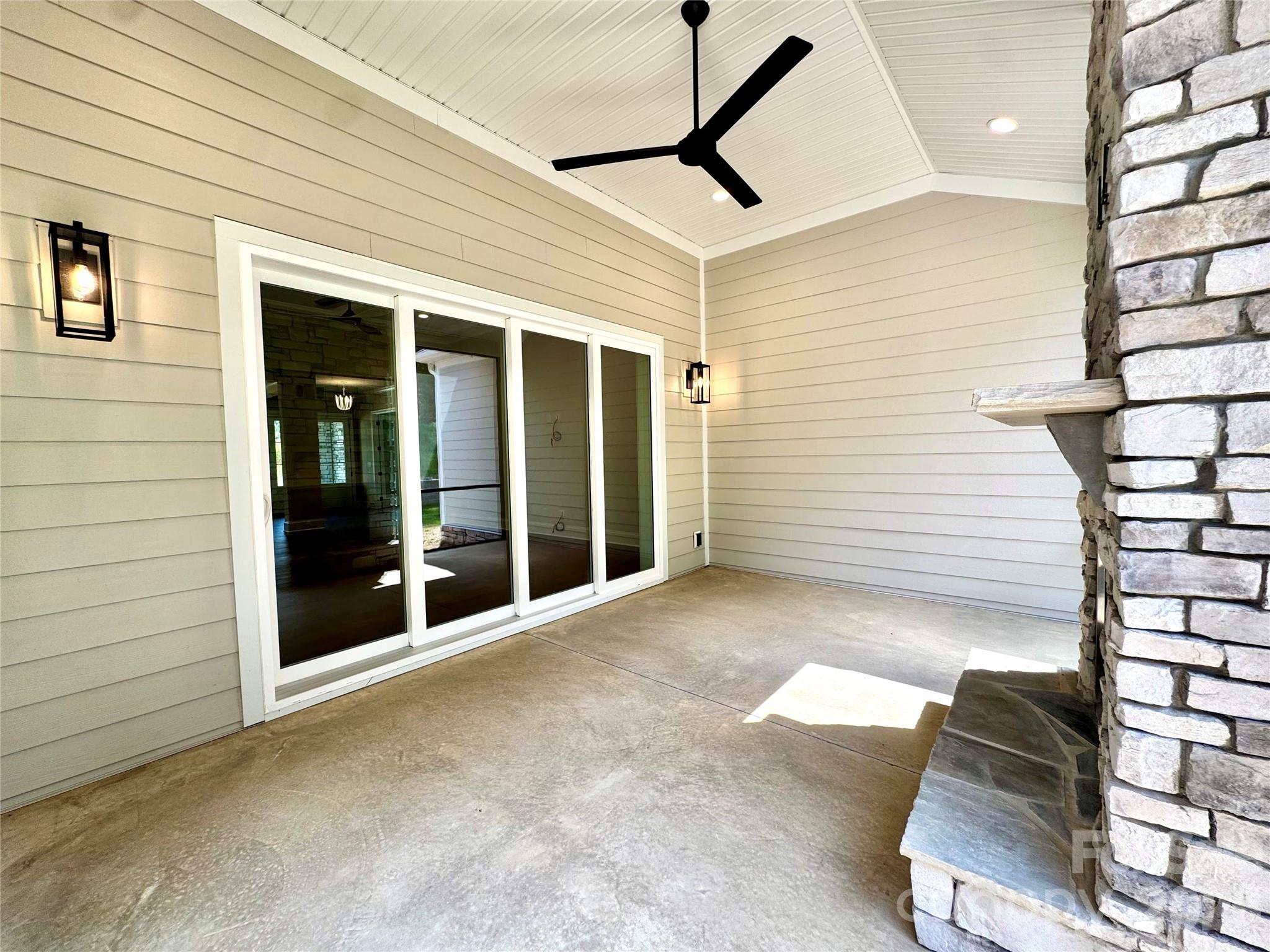 452 Voyager Lane NE — Concord