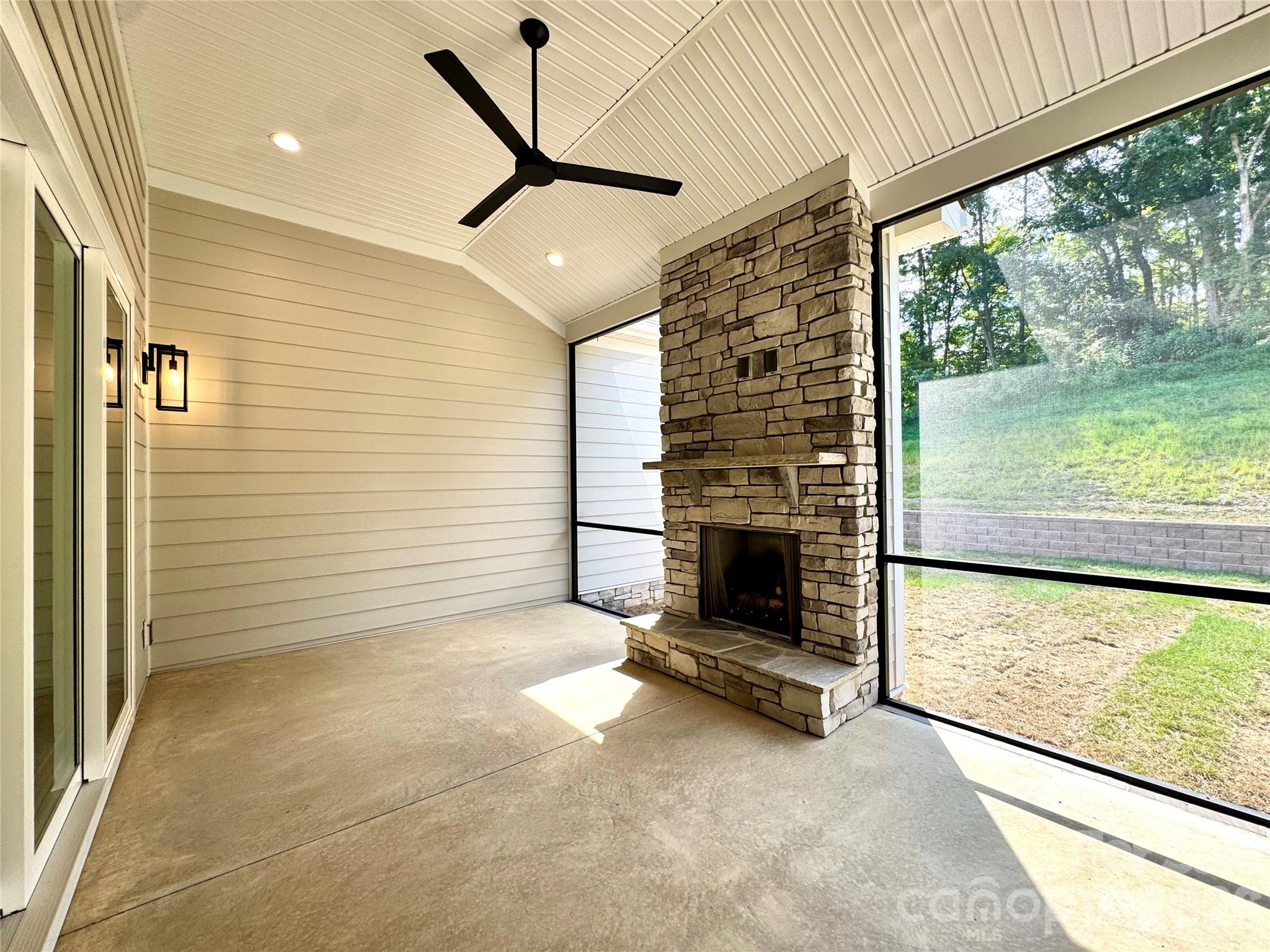 452 Voyager Lane NE — Concord
