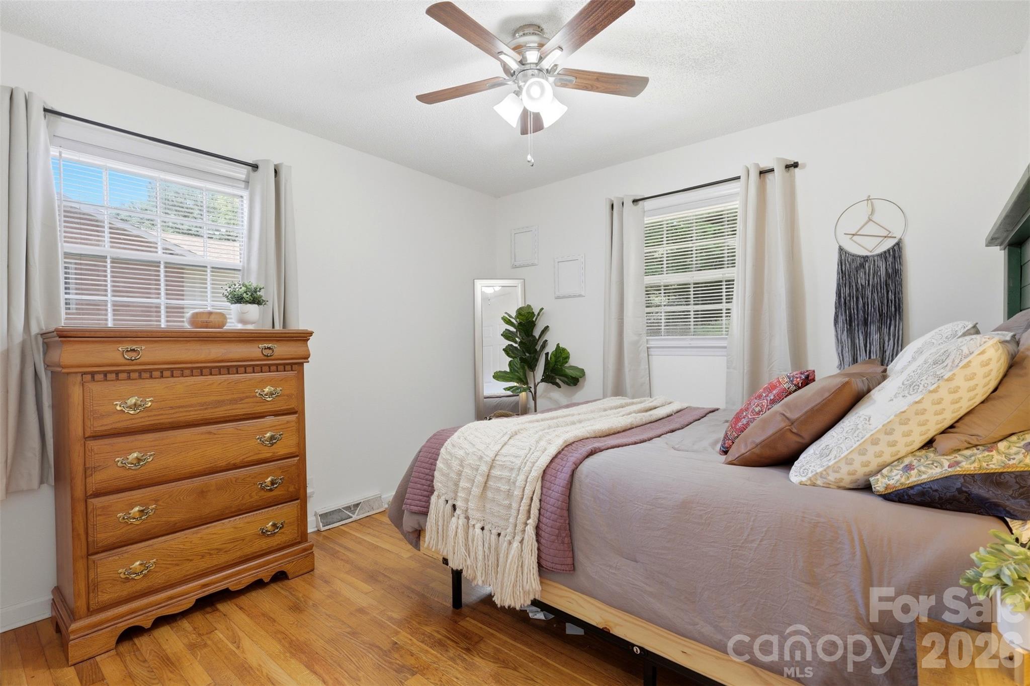 6607 Elmwood Circle — Charlotte