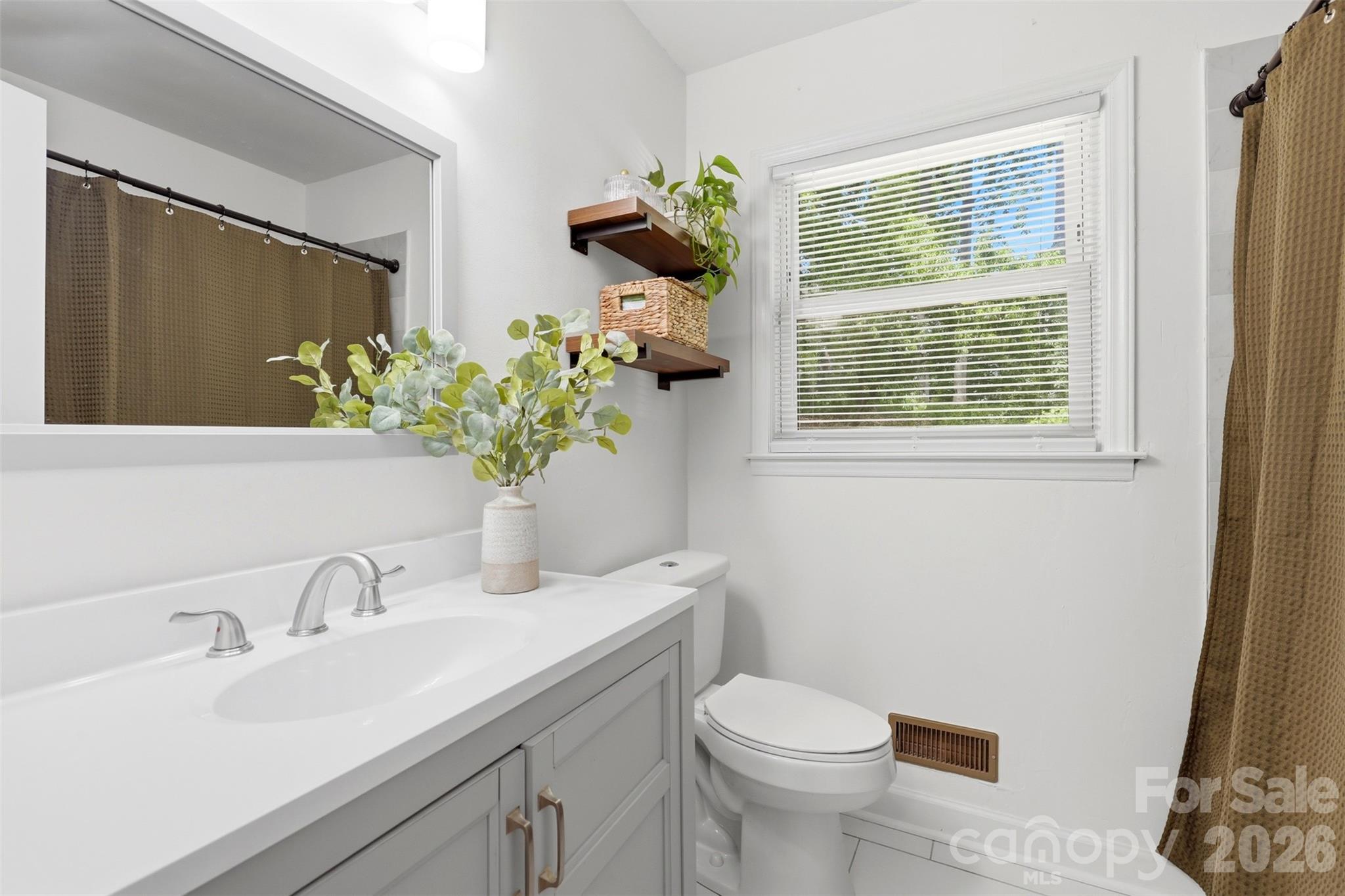 6607 Elmwood Circle — Charlotte