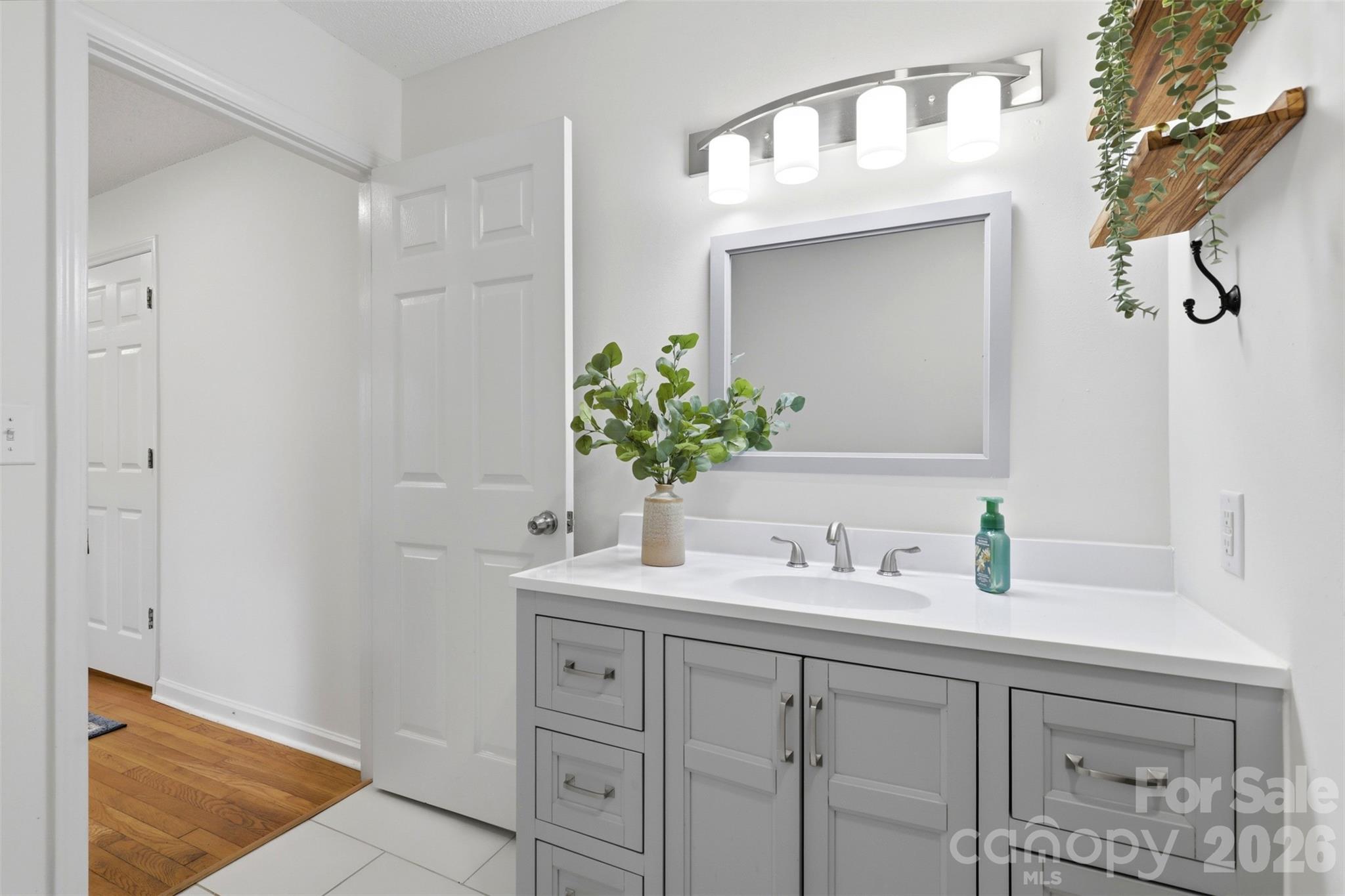 6607 Elmwood Circle — Charlotte