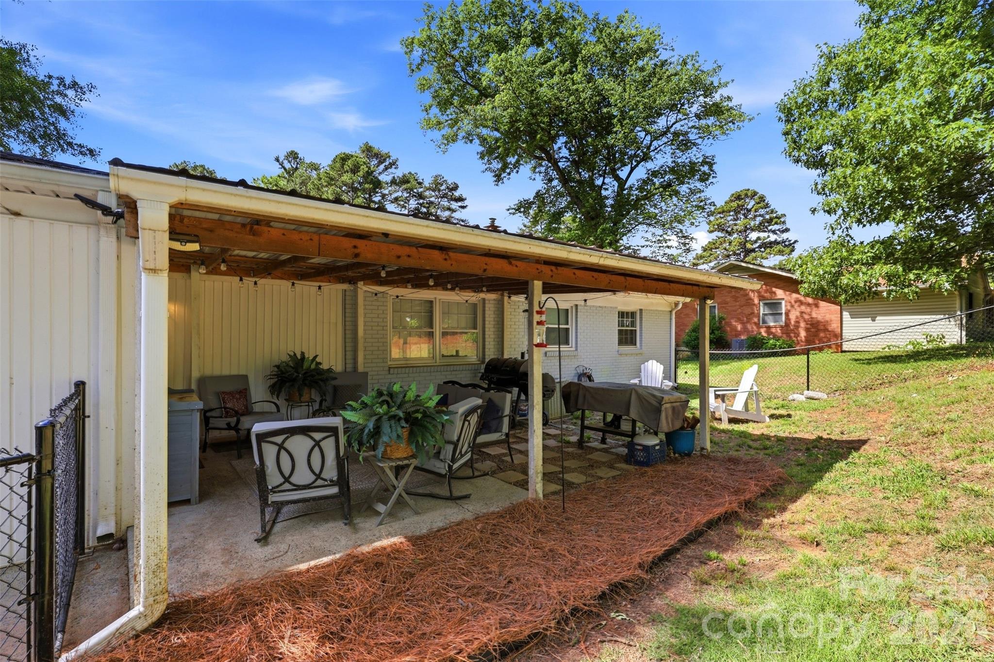 6607 Elmwood Circle — Charlotte