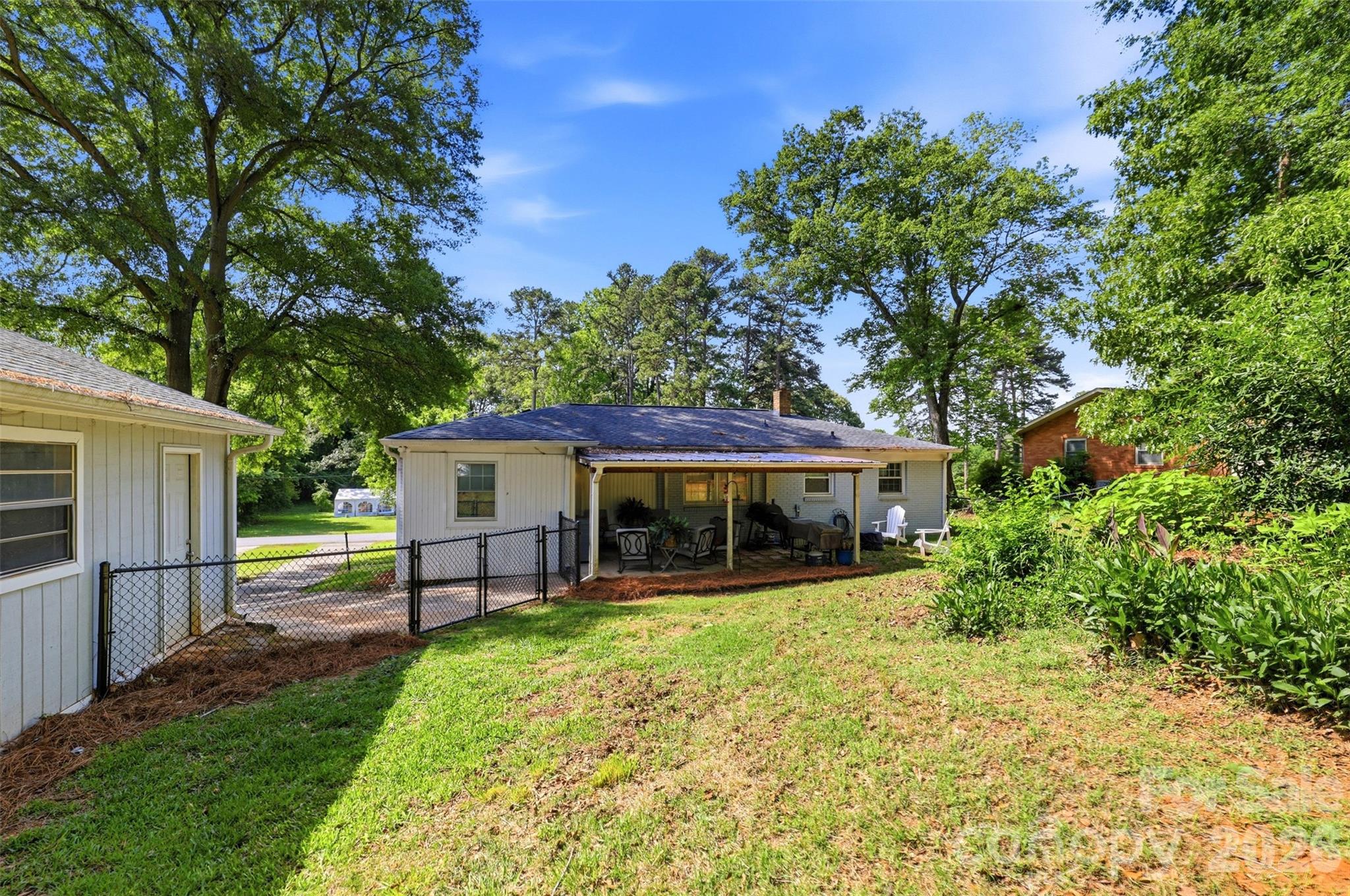 6607 Elmwood Circle — Charlotte