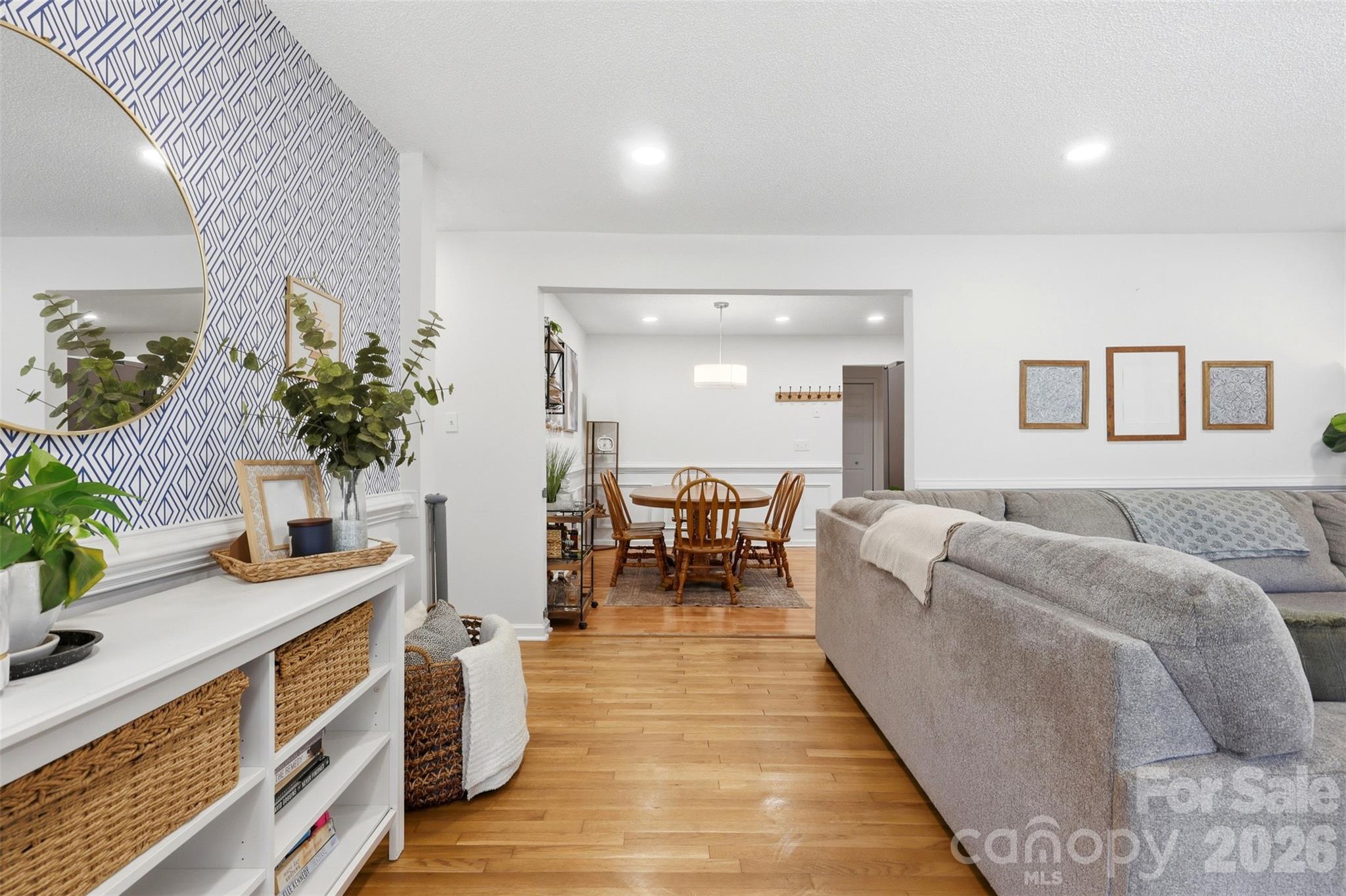 6607 Elmwood Circle — Charlotte