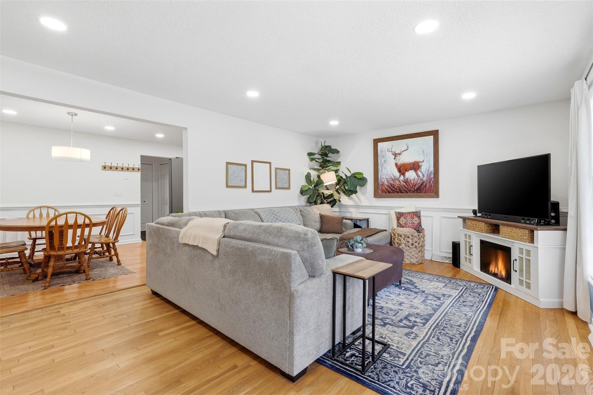 6607 Elmwood Circle — Charlotte