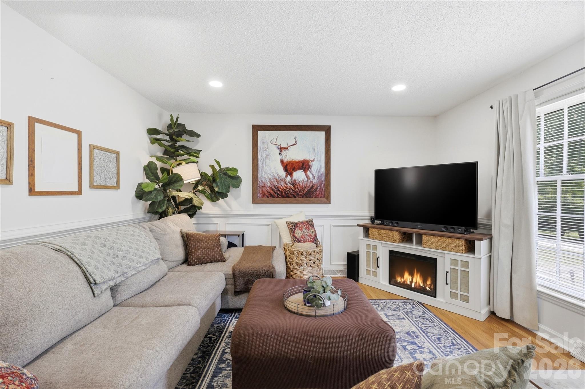 6607 Elmwood Circle — Charlotte