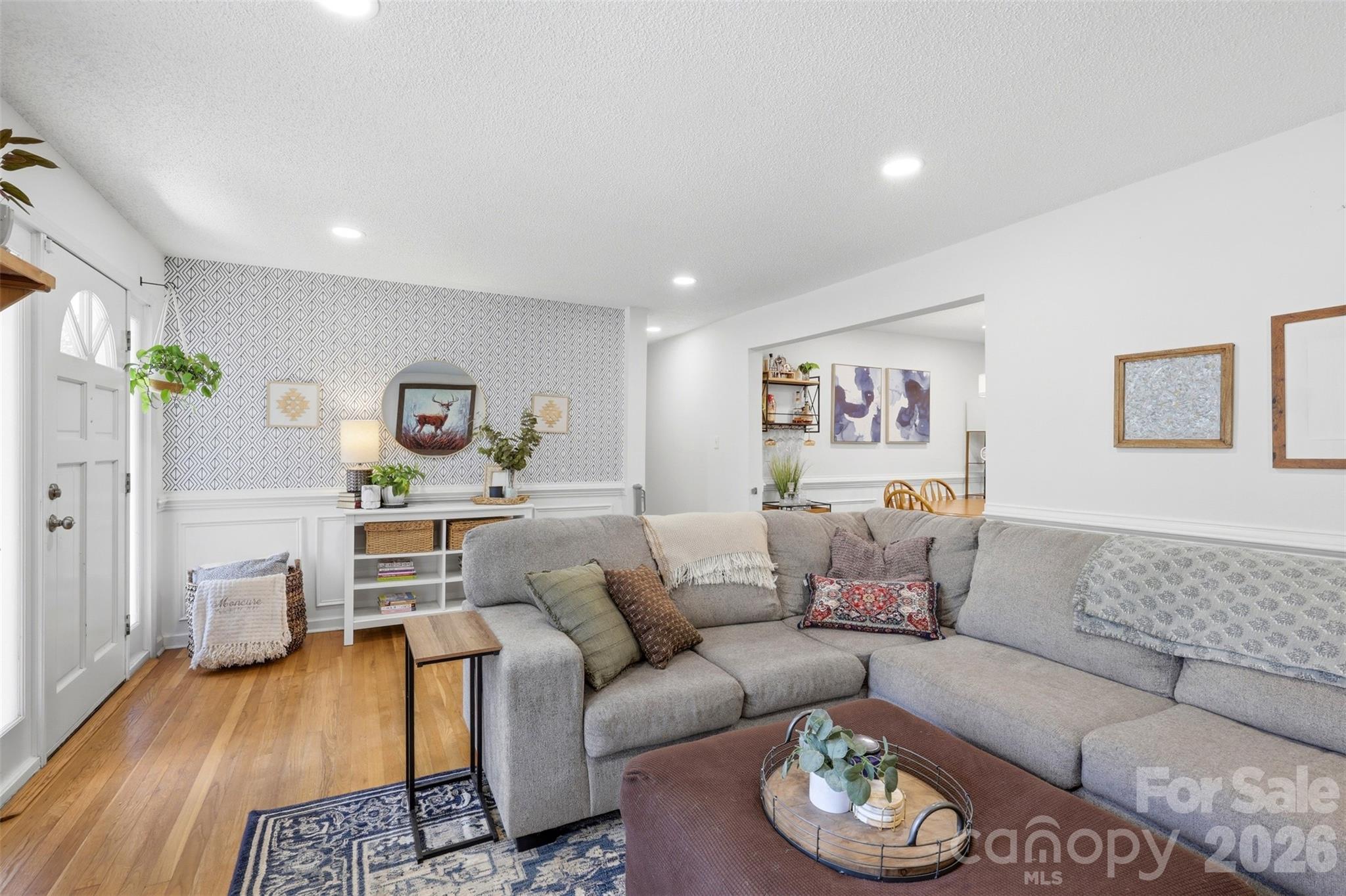 6607 Elmwood Circle — Charlotte