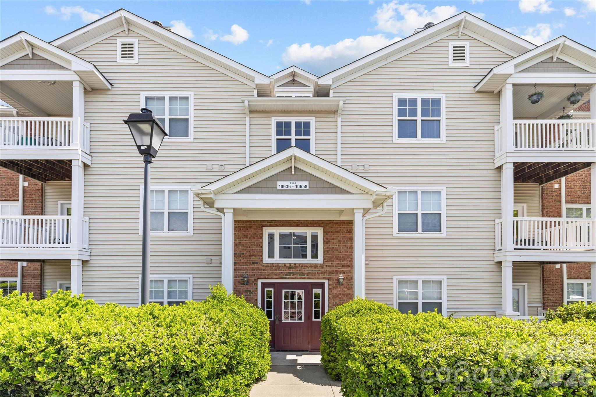 10652 Hill Point Court — Charlotte