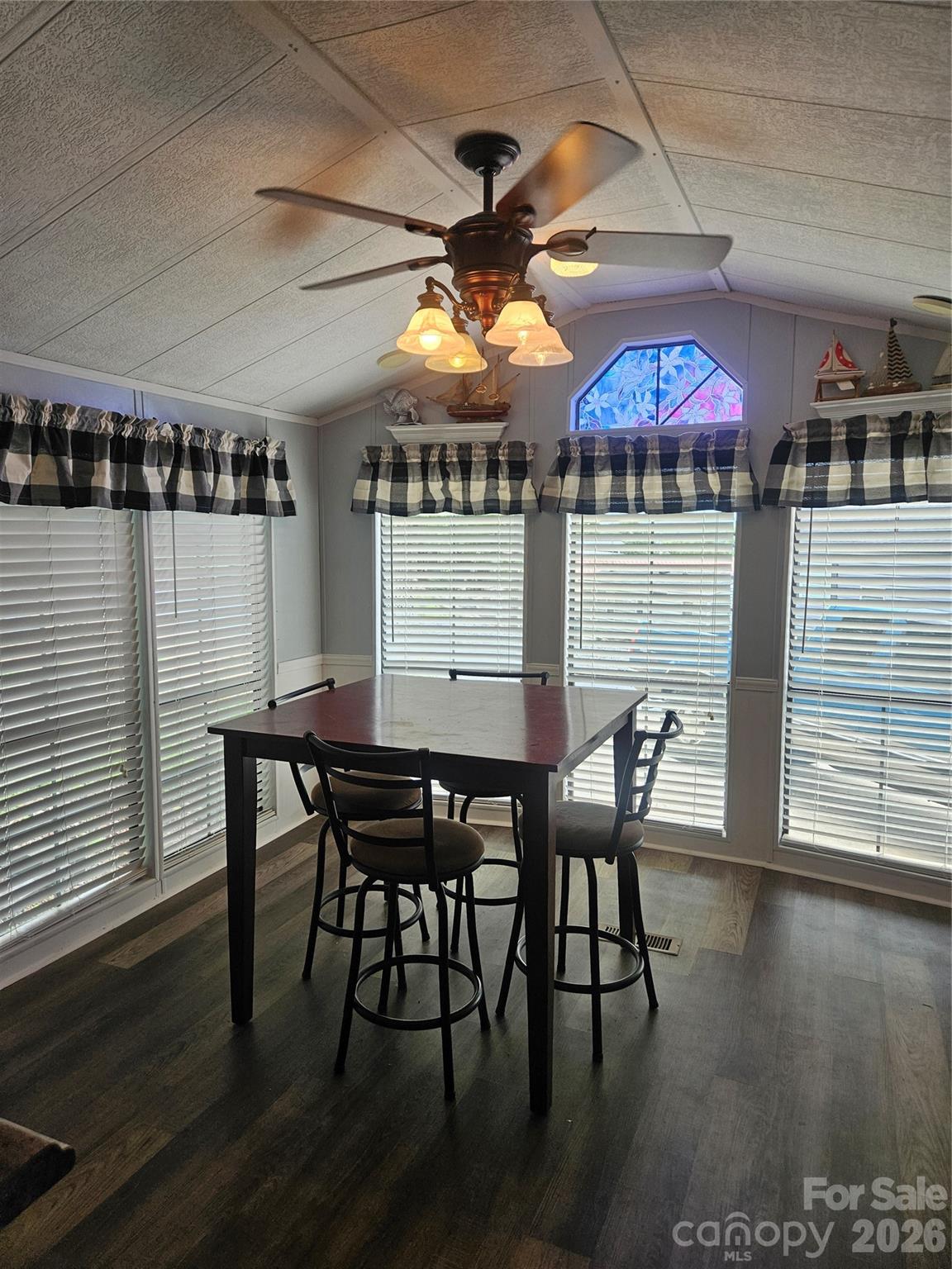 157 Dogwood Circle — New London
