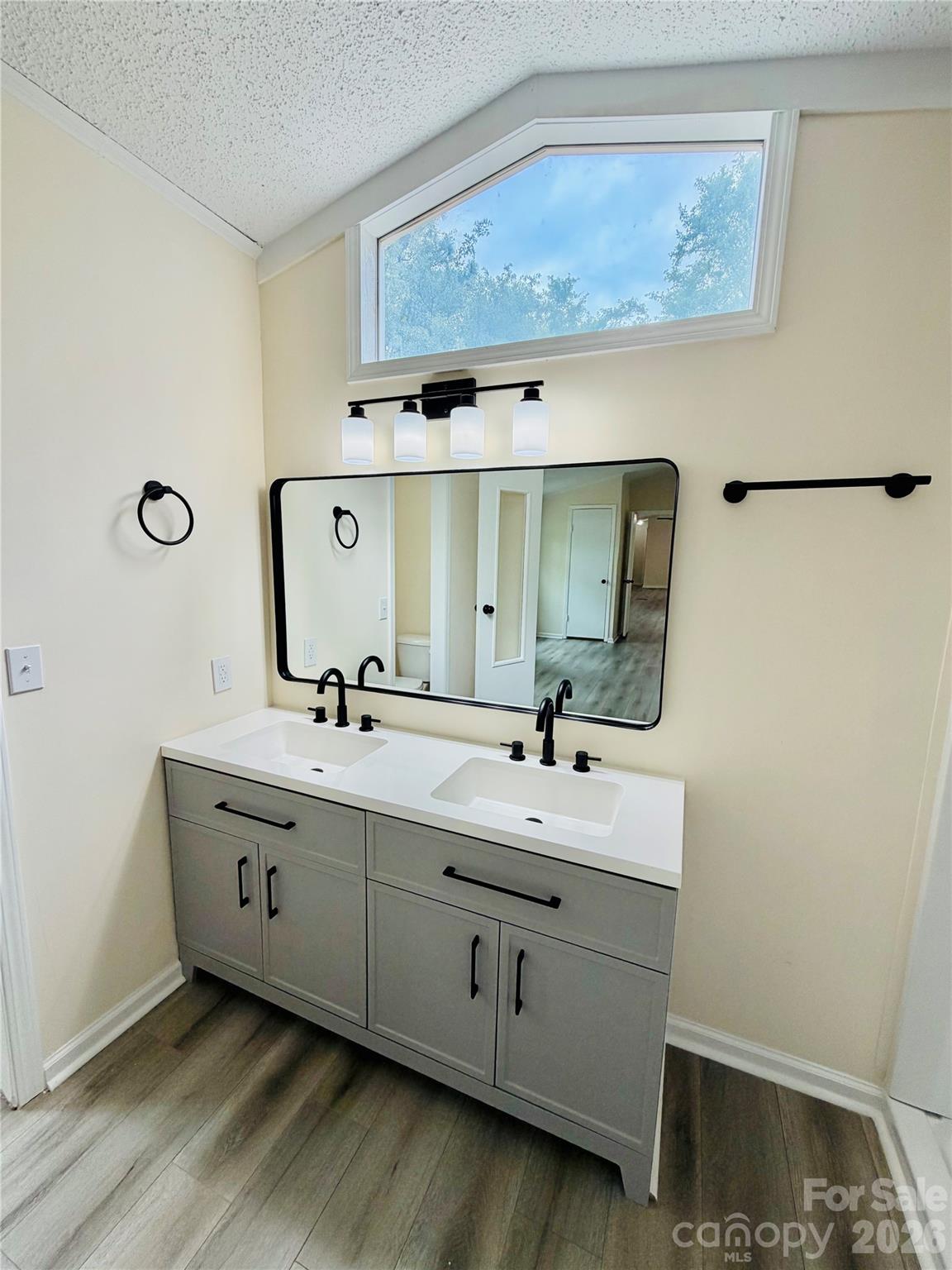 329 Kyzer Road — Lexington