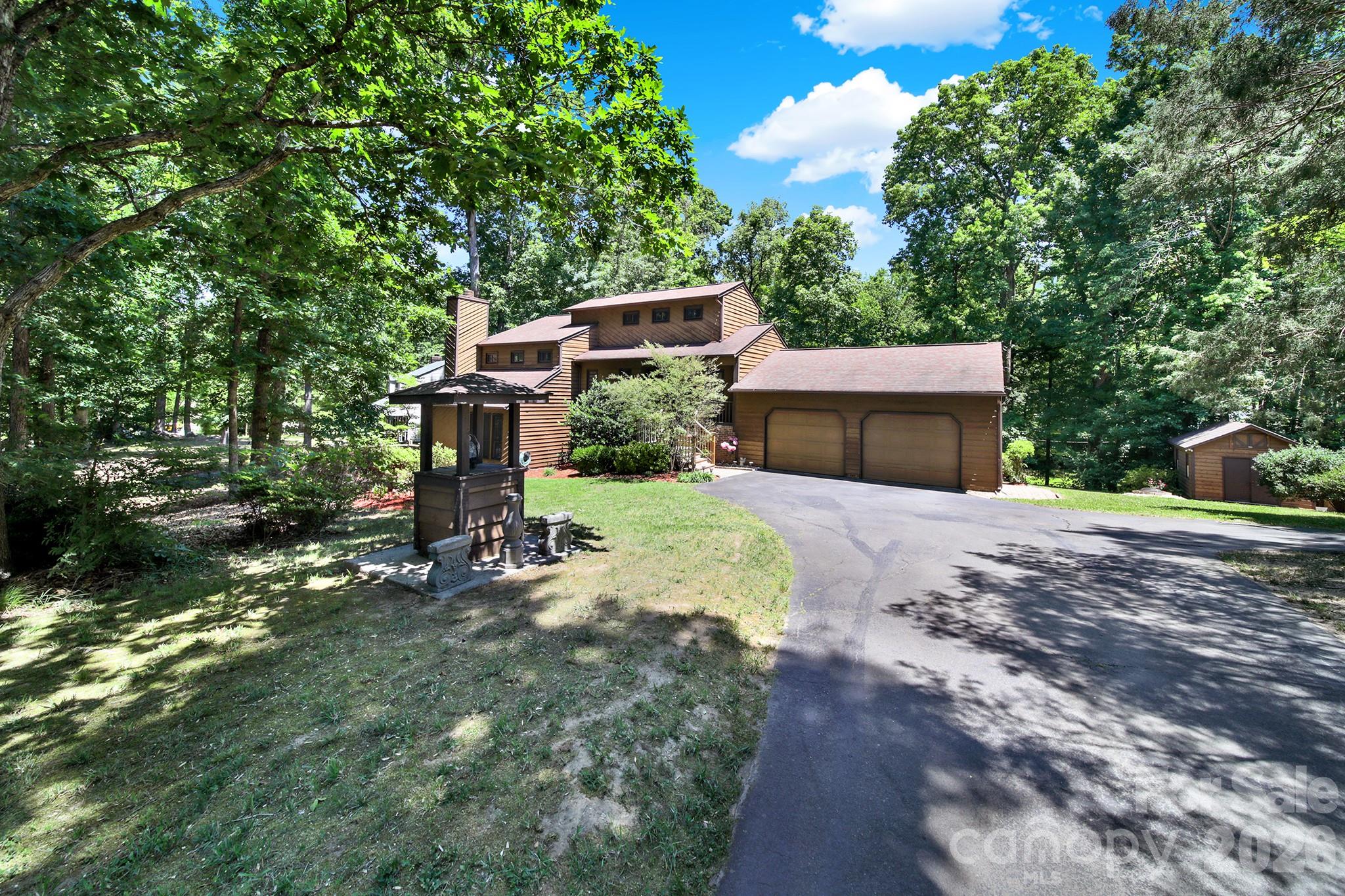 11510 Gelding Drive — Charlotte