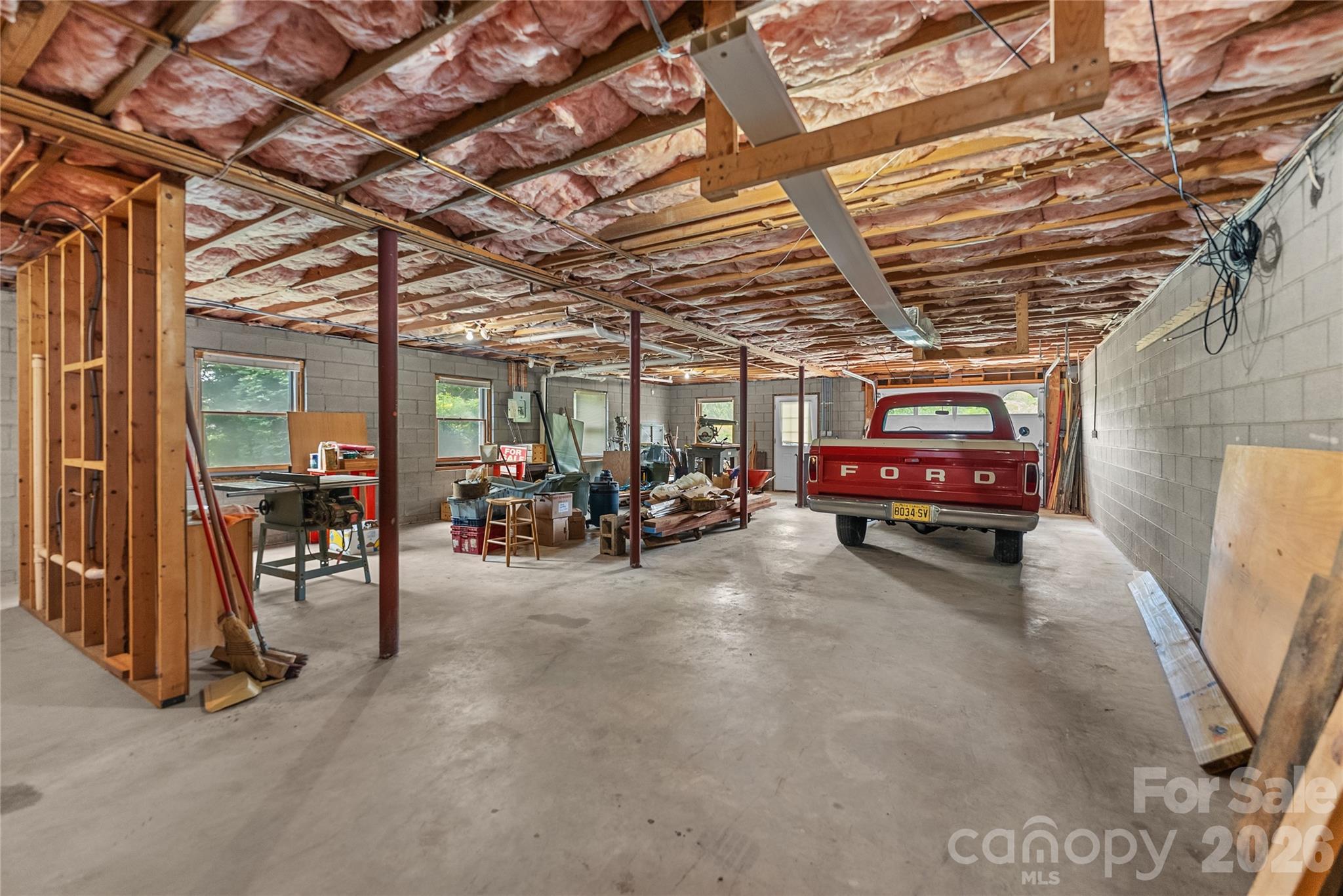 8 Scenic View Road — Weaverville