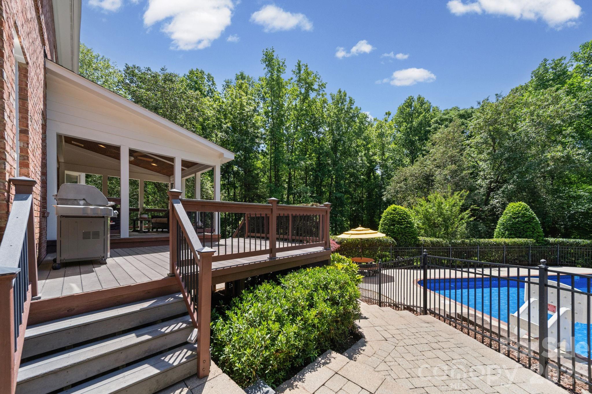 6746 Wynfaire Lane — Charlotte