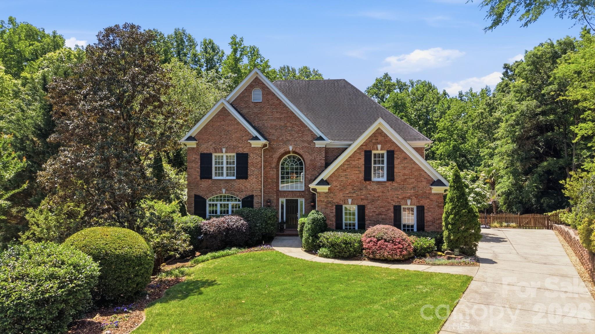 6746 Wynfaire Lane — Charlotte