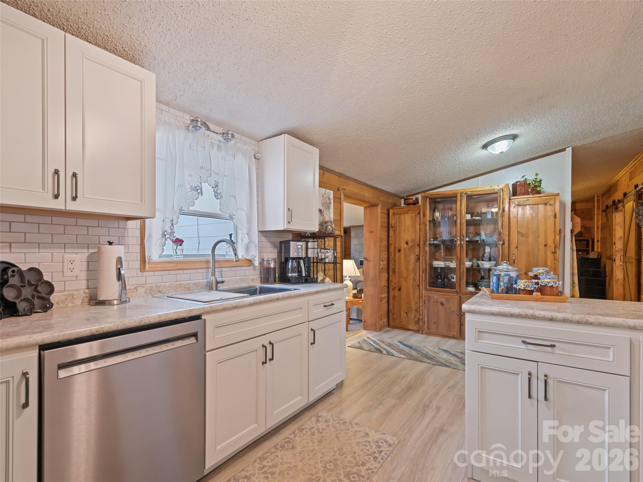 136 Peaceful Valley Drive — Leicester