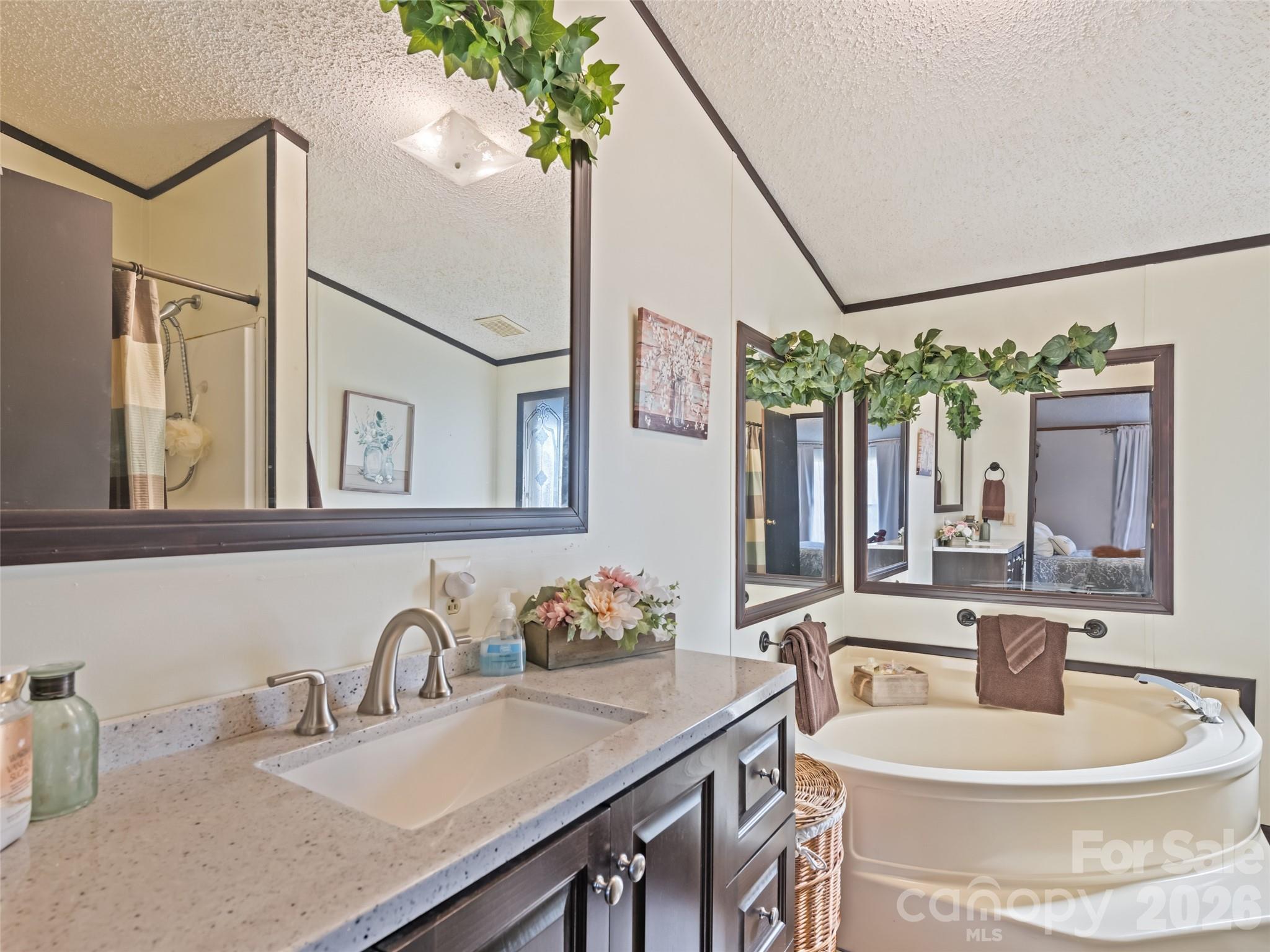136 Peaceful Valley Drive — Leicester