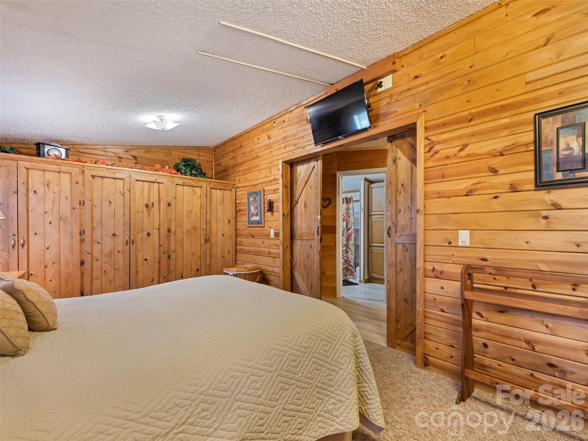 136 Peaceful Valley Drive — Leicester