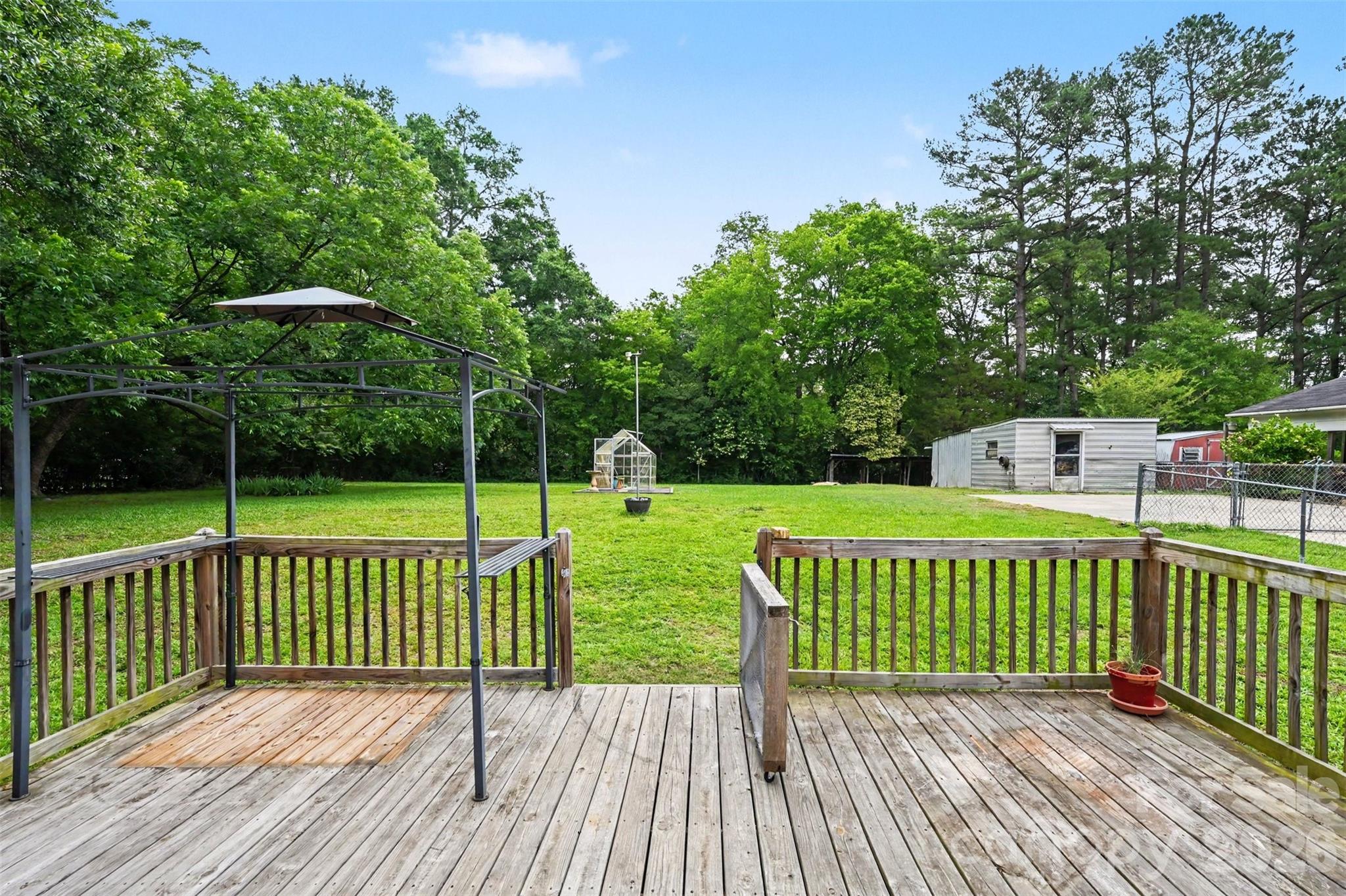 1599 Hillcrest Avenue — Lancaster