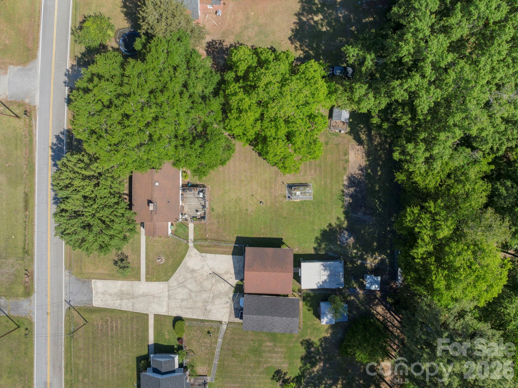 1599 Hillcrest Avenue — Lancaster