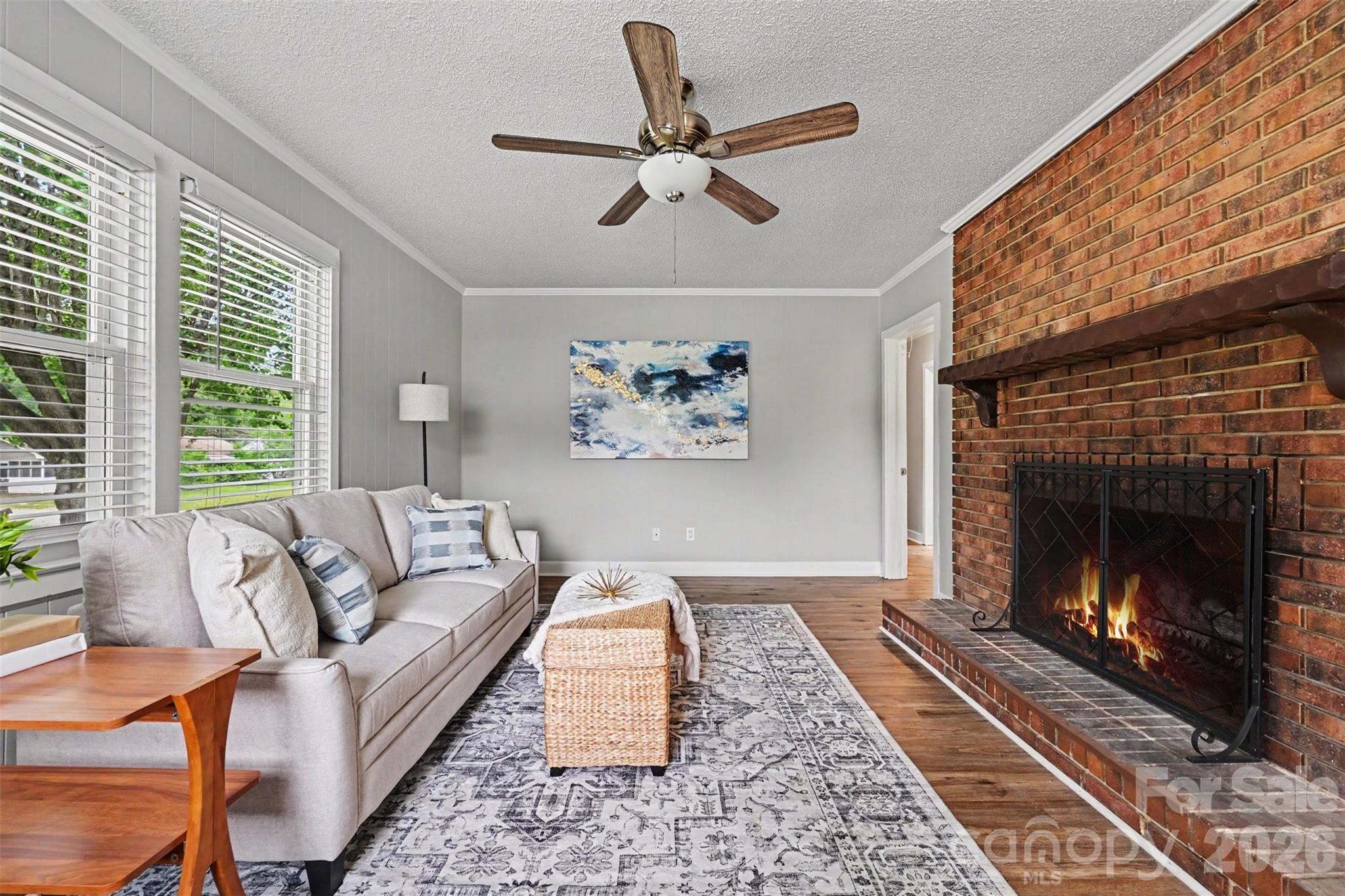 1599 Hillcrest Avenue — Lancaster