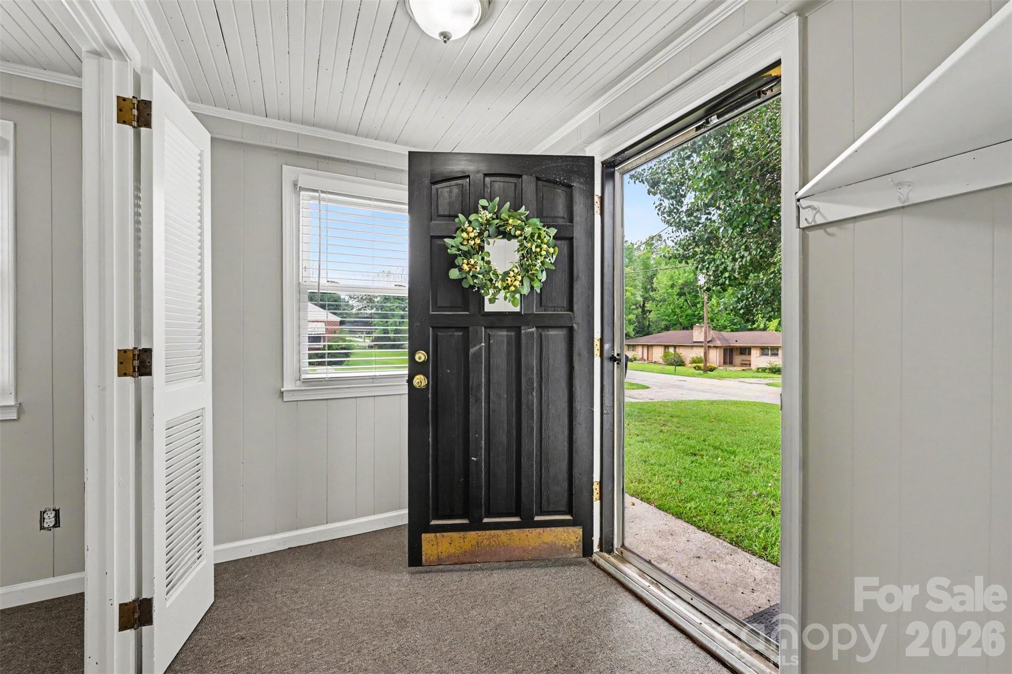 1599 Hillcrest Avenue — Lancaster