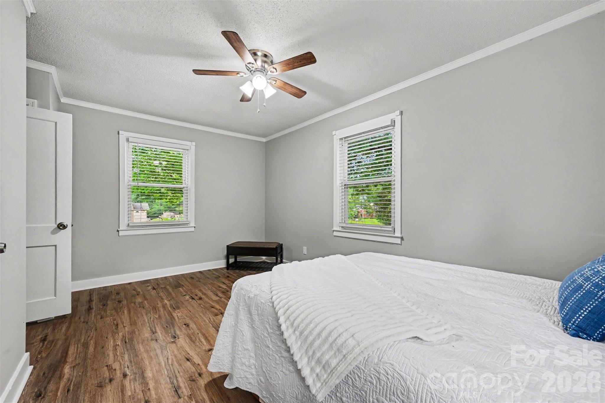 1599 Hillcrest Avenue — Lancaster