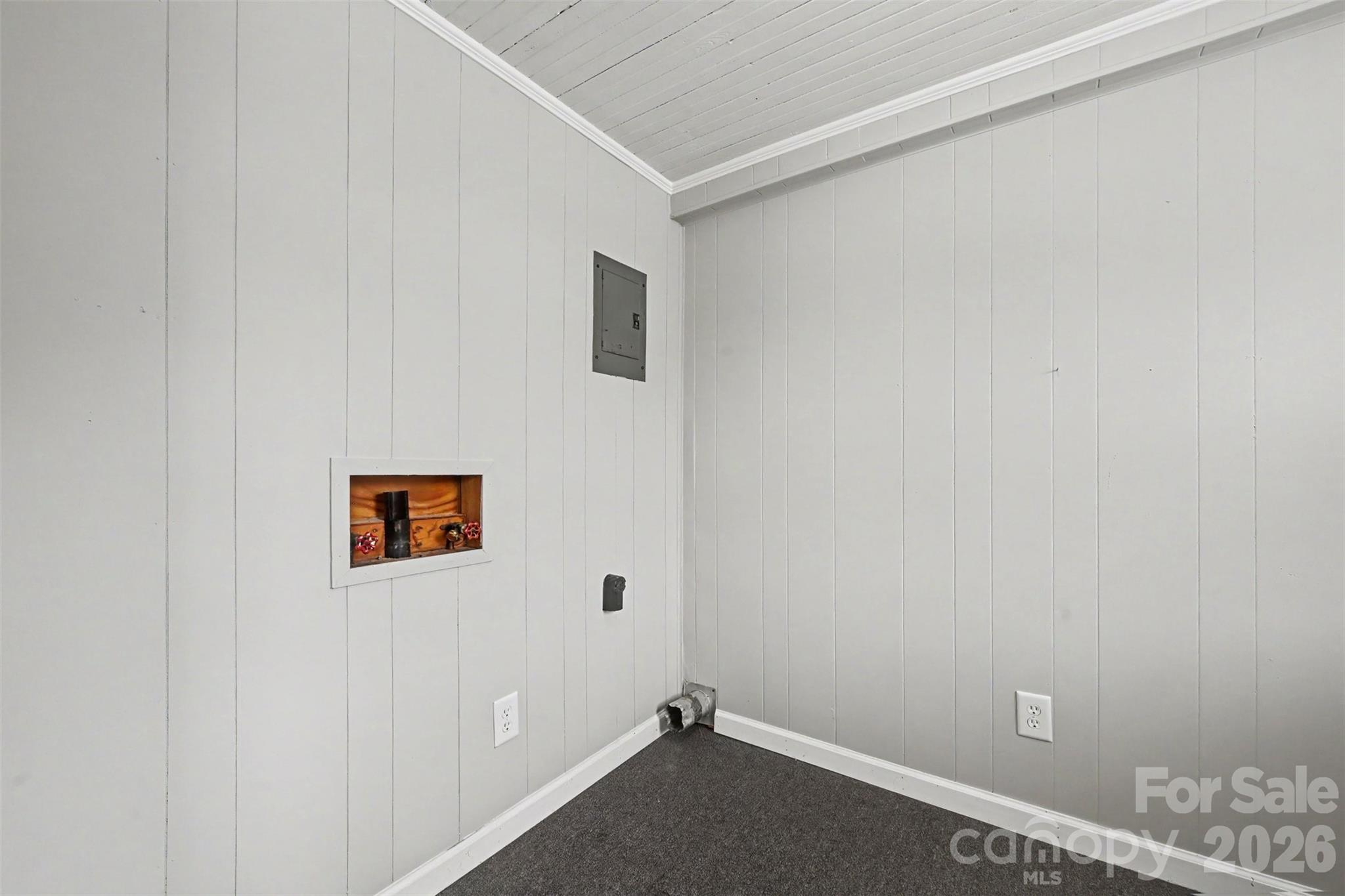 1599 Hillcrest Avenue — Lancaster