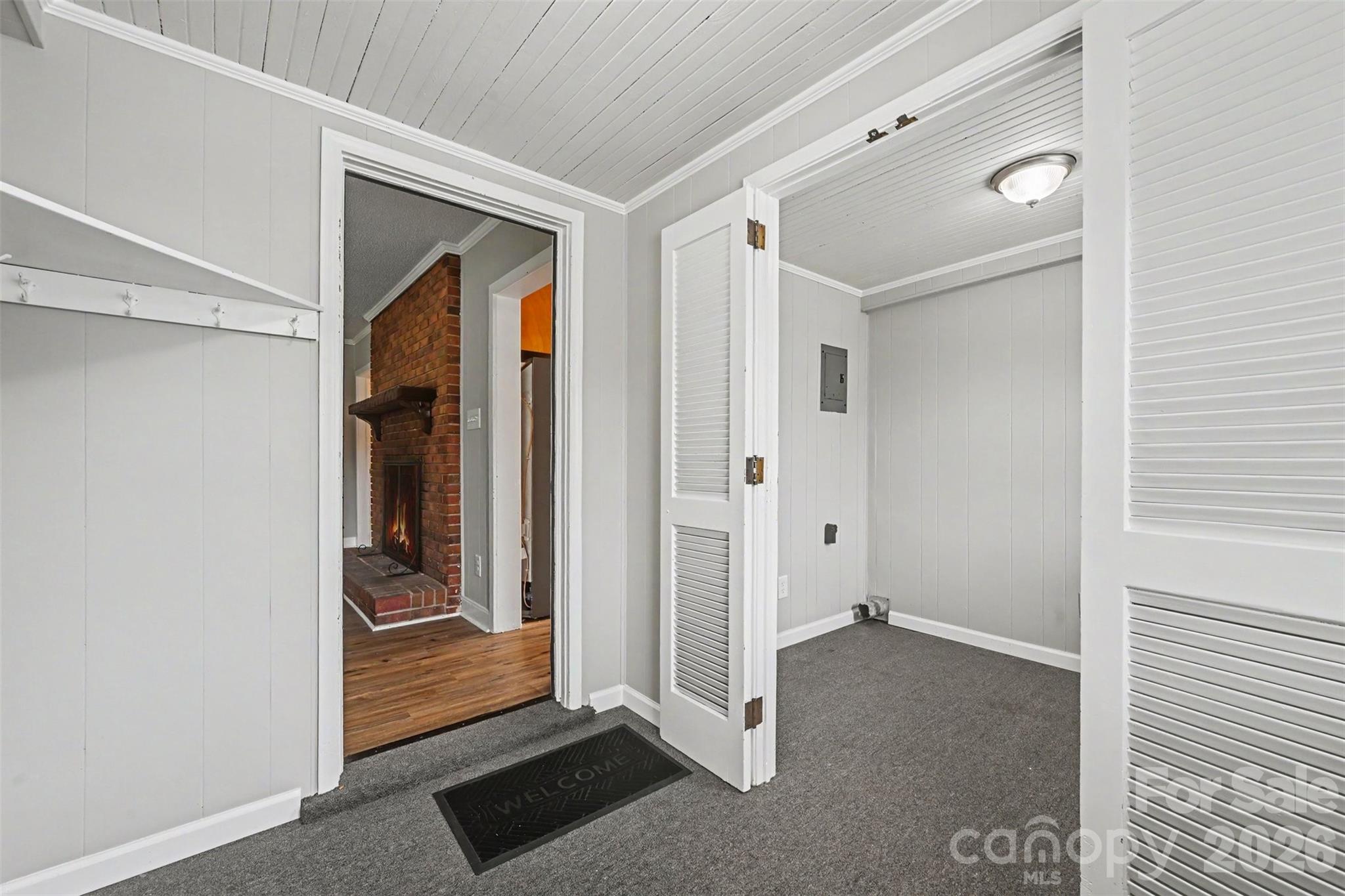 1599 Hillcrest Avenue — Lancaster