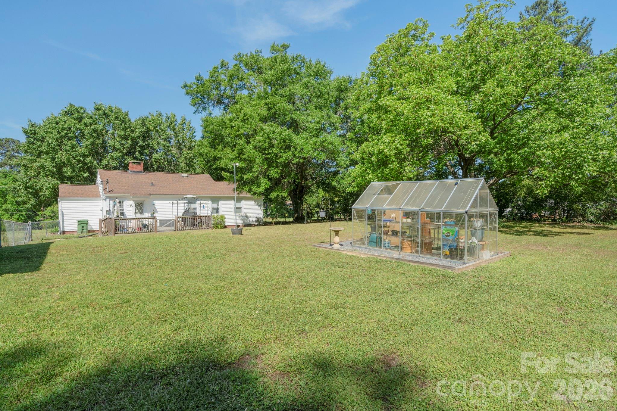 1599 Hillcrest Avenue — Lancaster