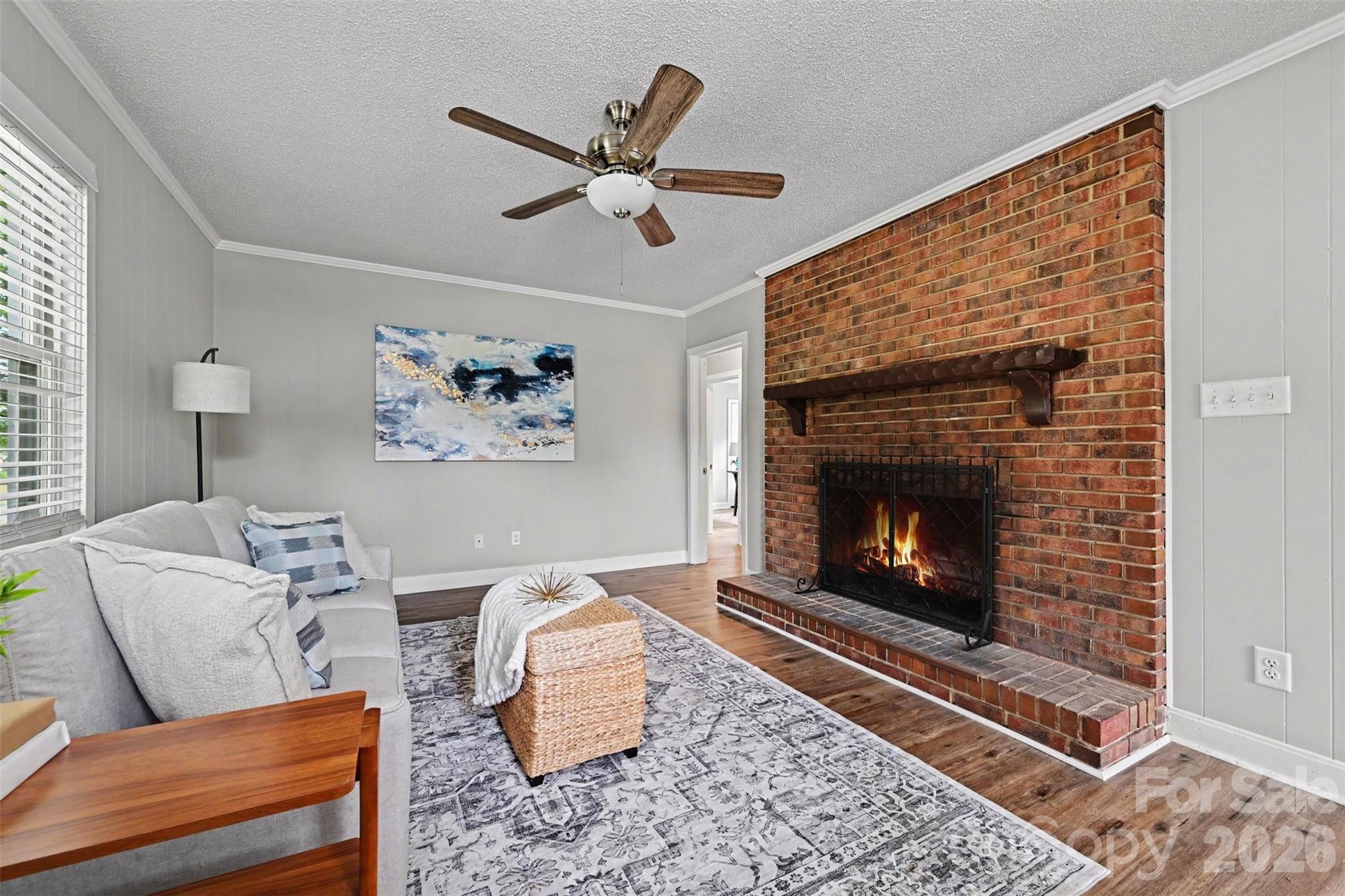 1599 Hillcrest Avenue — Lancaster