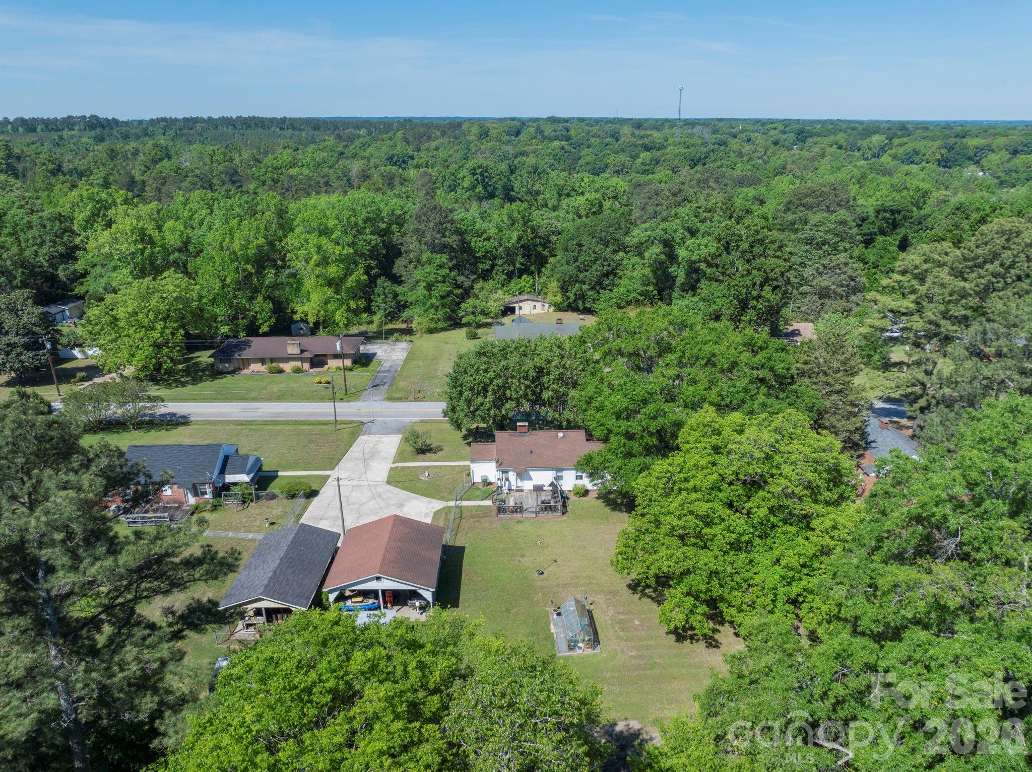 1599 Hillcrest Avenue — Lancaster