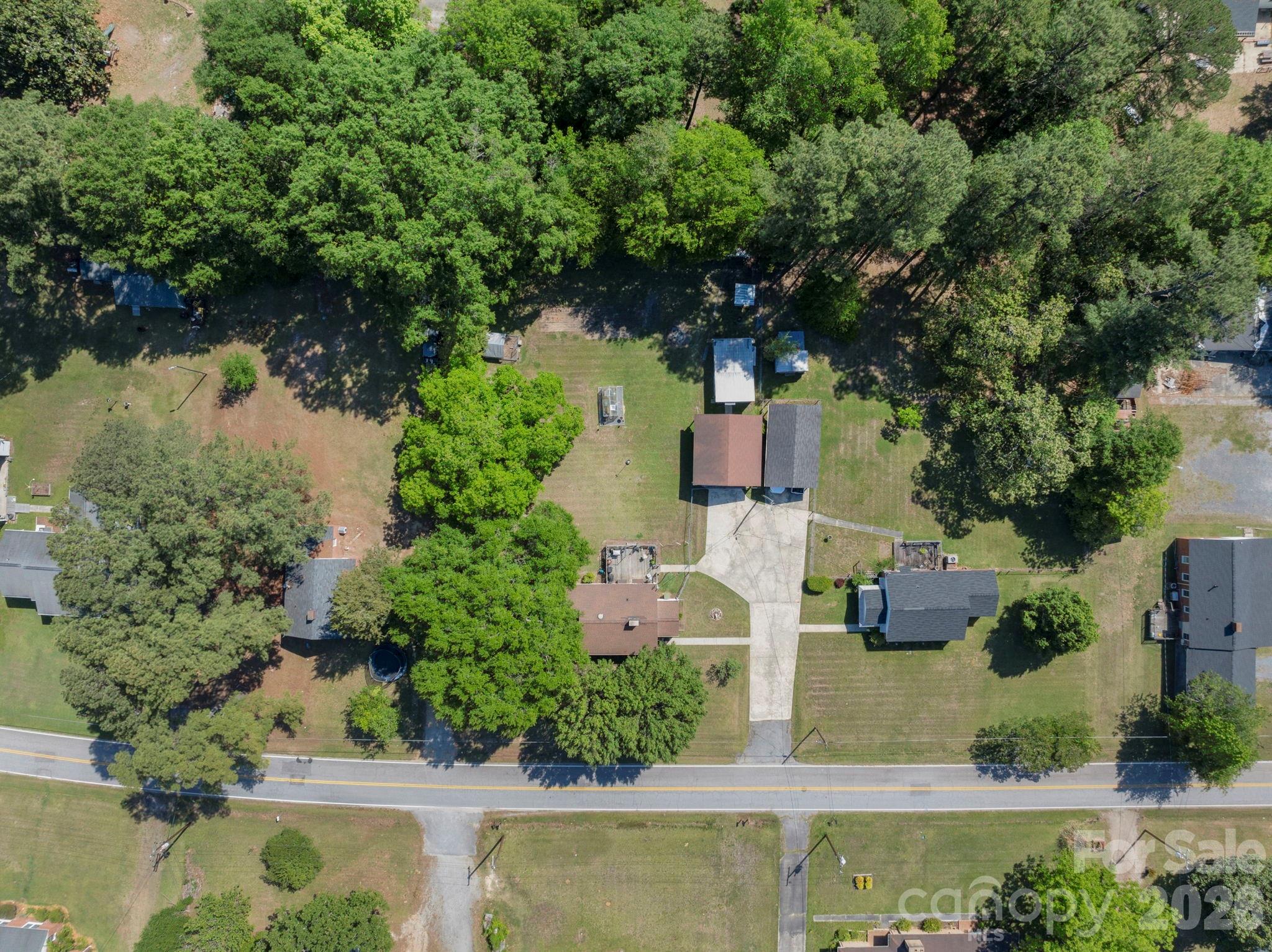 1599 Hillcrest Avenue — Lancaster