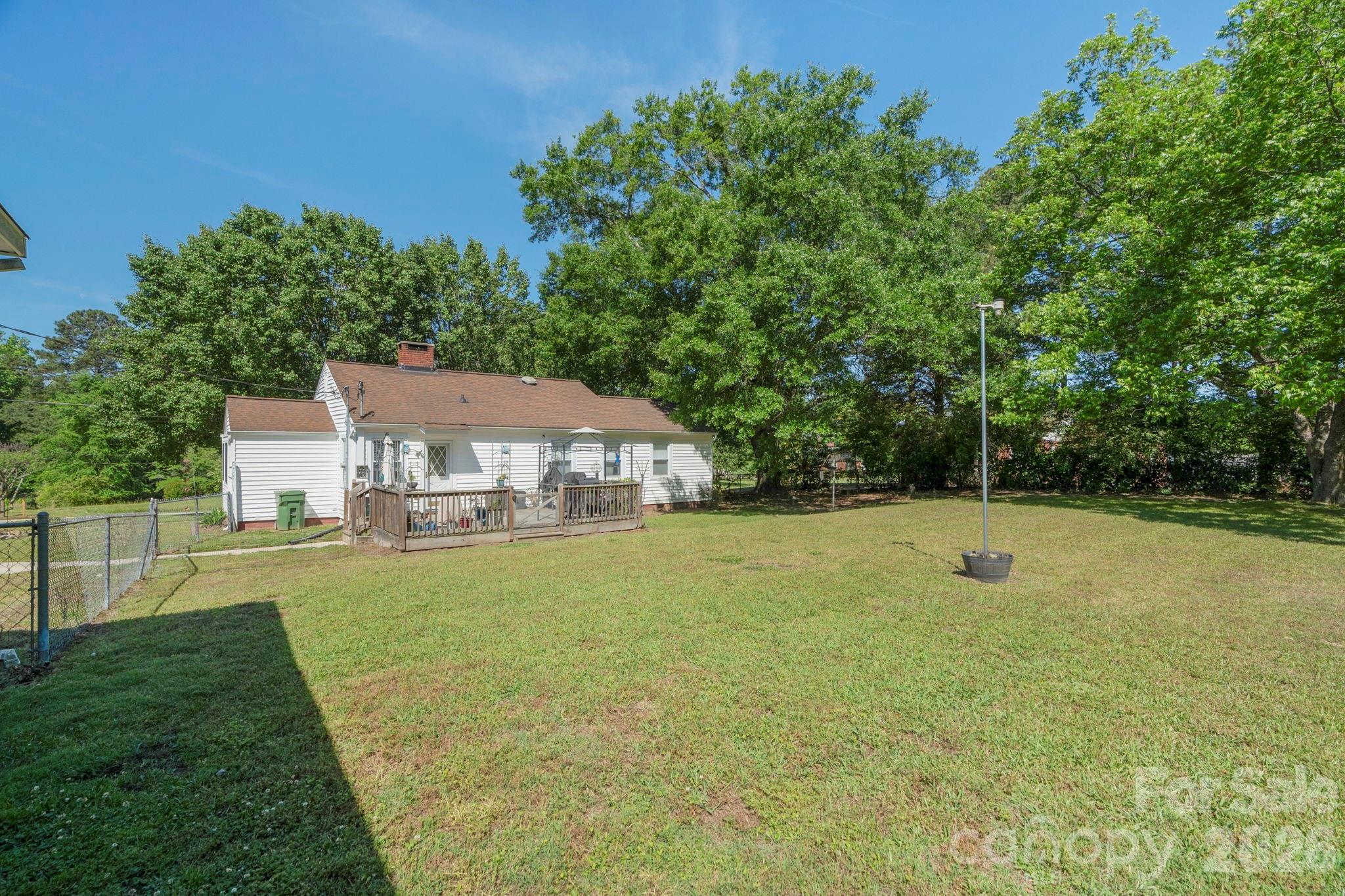 1599 Hillcrest Avenue — Lancaster
