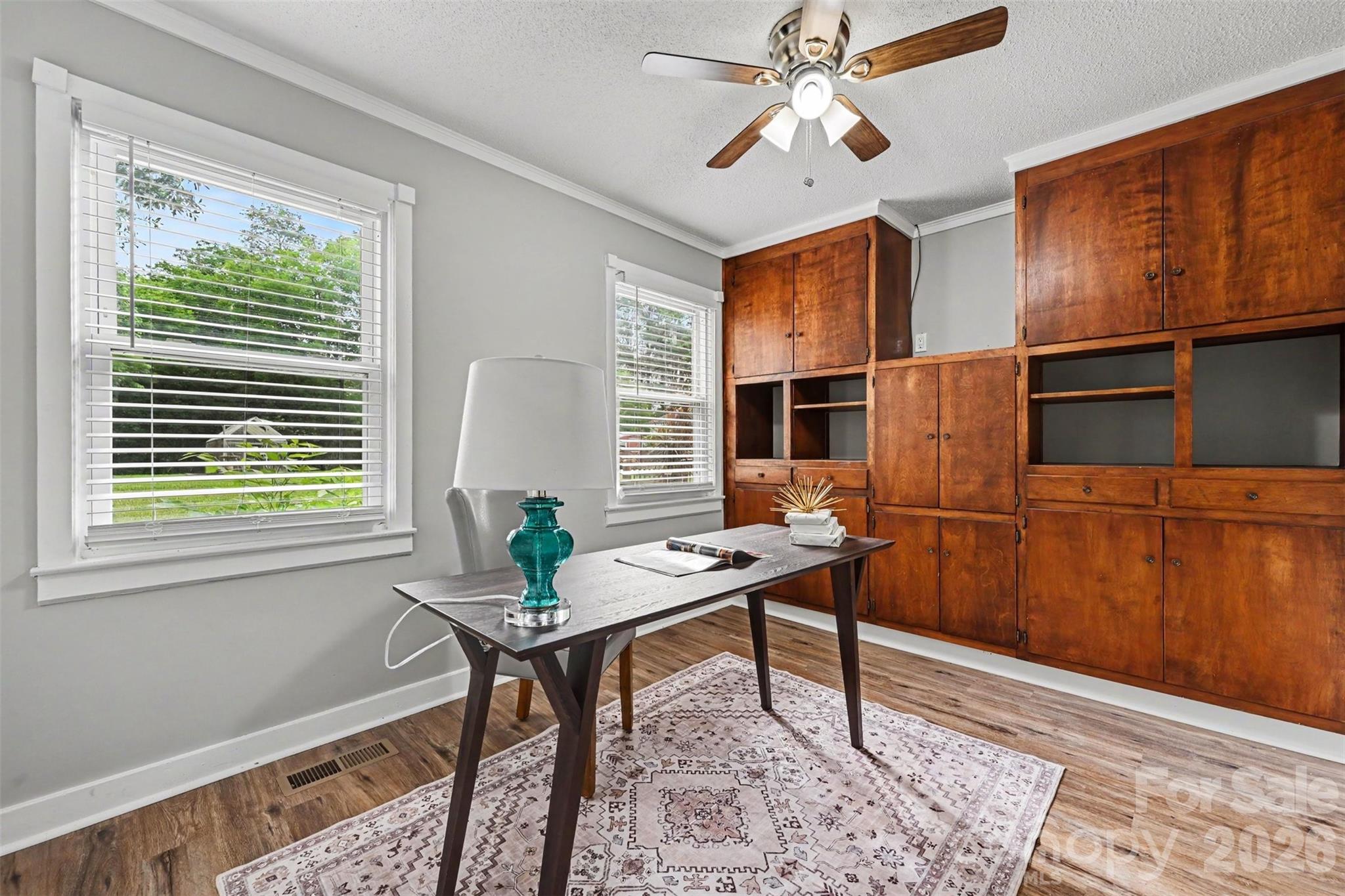 1599 Hillcrest Avenue — Lancaster