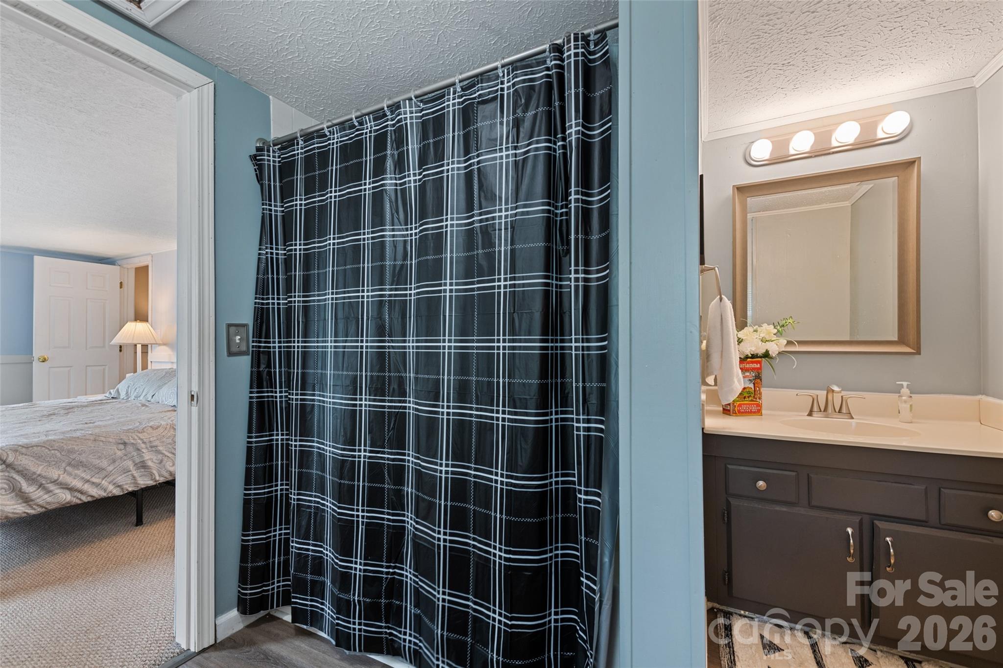 48 Medford Avenue — Waynesville