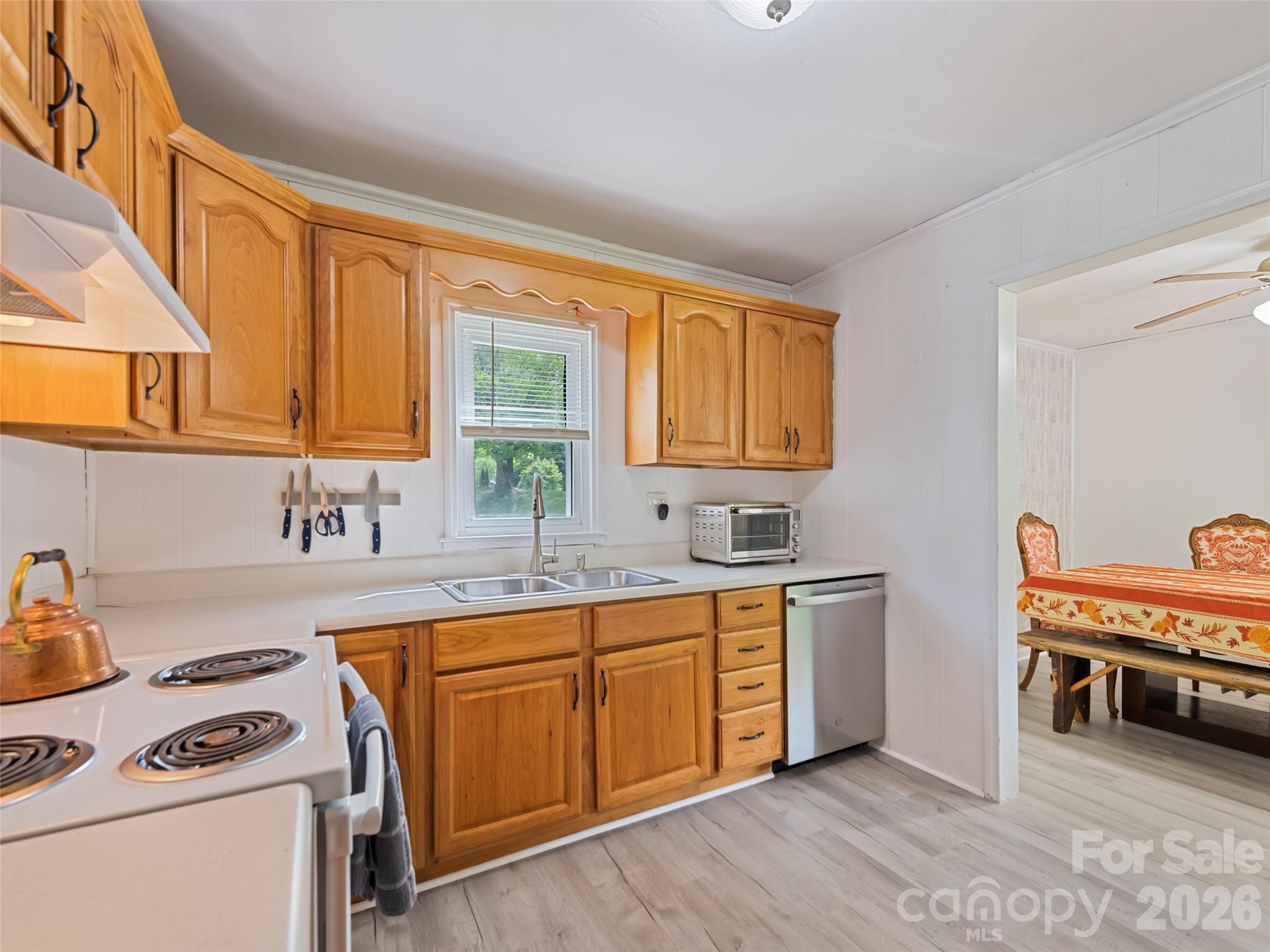 48 Medford Avenue — Waynesville