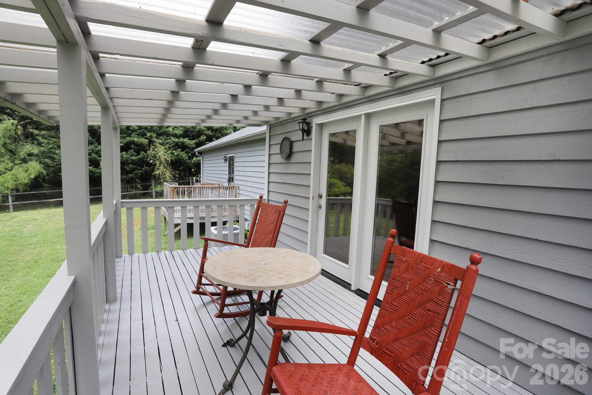 104 Richards Drive — Hendersonville