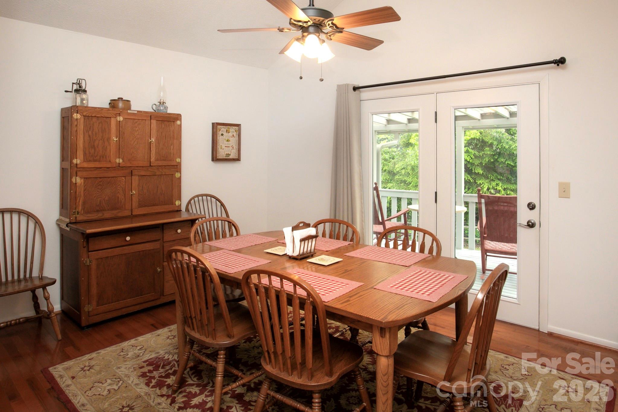 104 Richards Drive — Hendersonville