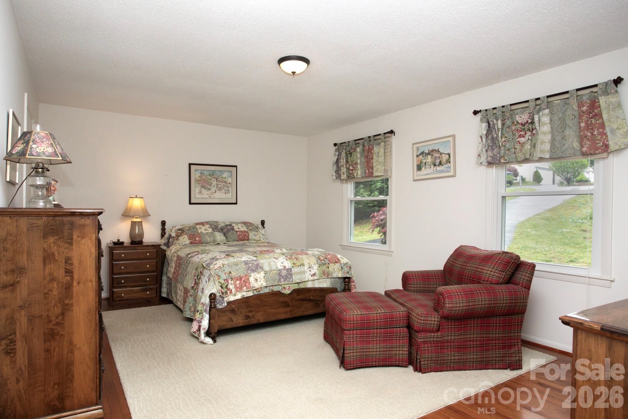 104 Richards Drive — Hendersonville