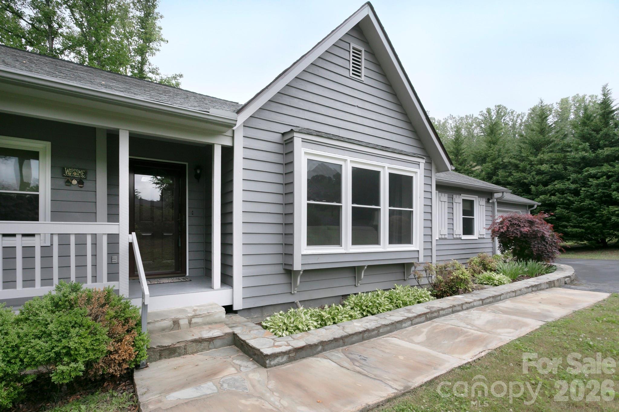 104 Richards Drive — Hendersonville