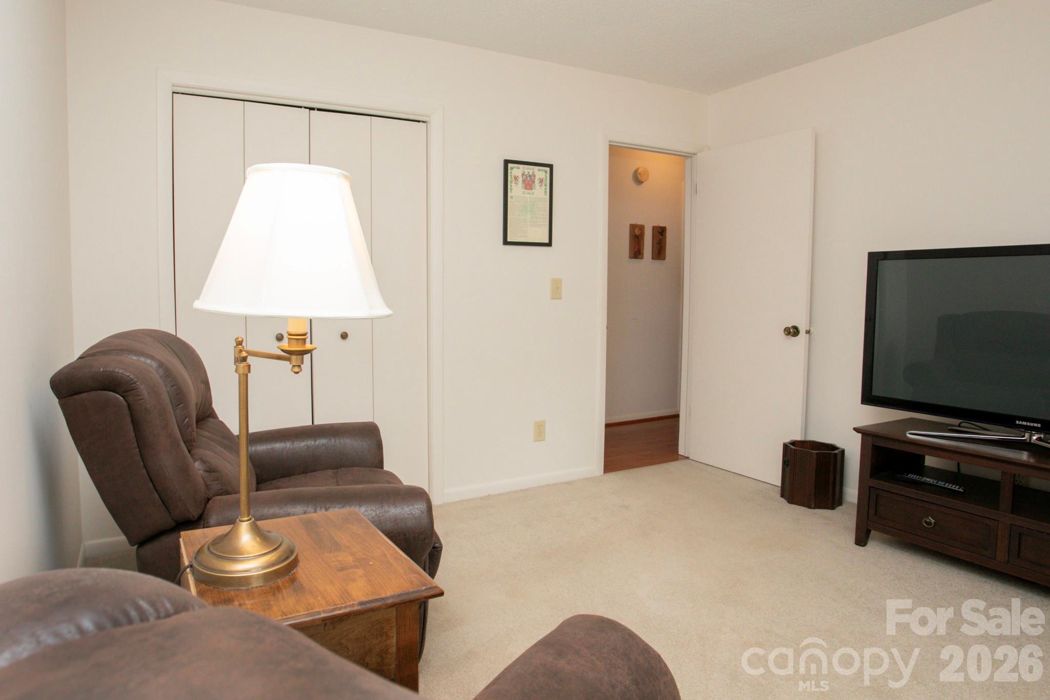 104 Richards Drive — Hendersonville