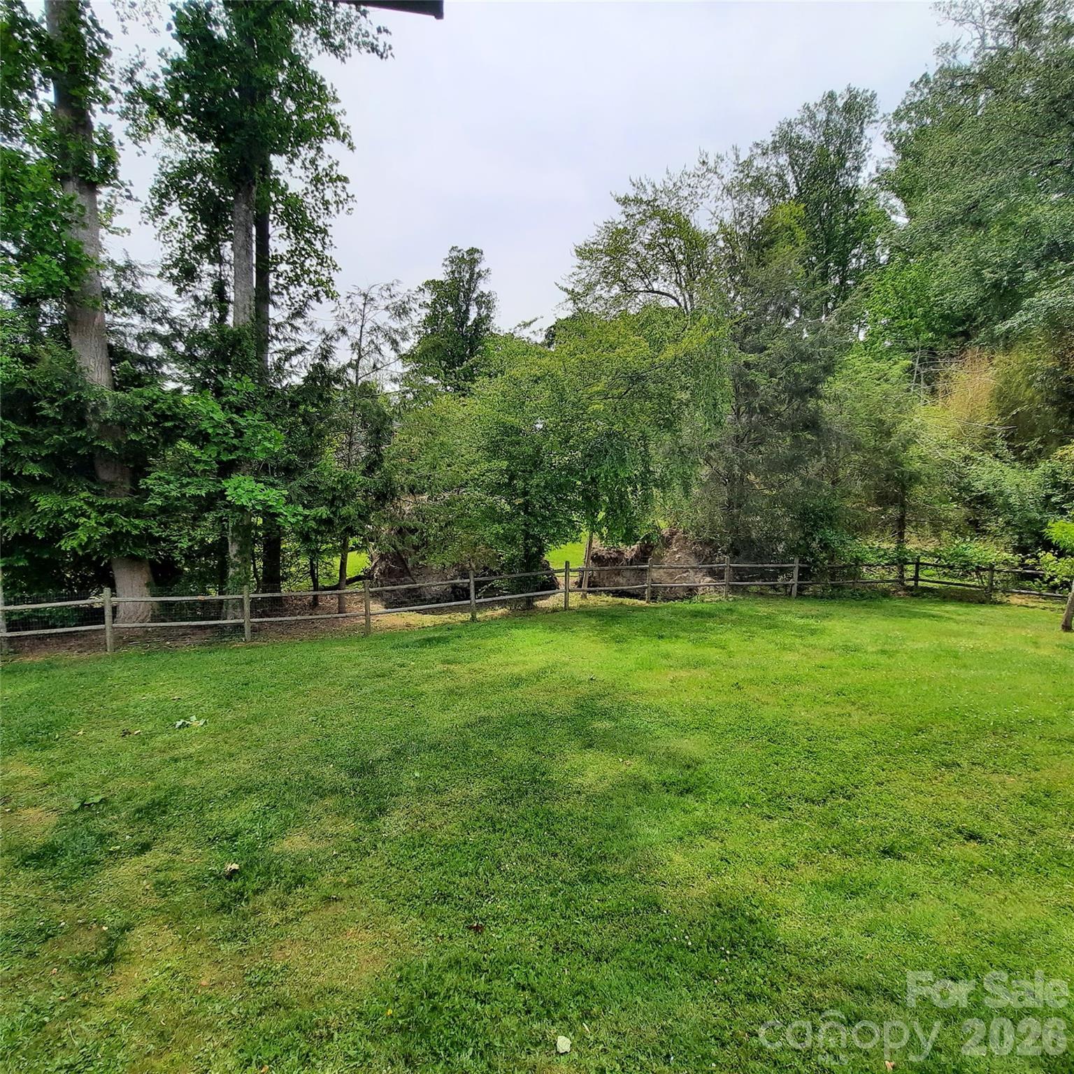104 Richards Drive — Hendersonville