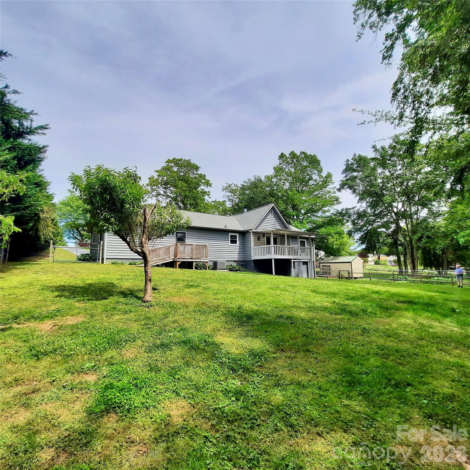 104 Richards Drive — Hendersonville