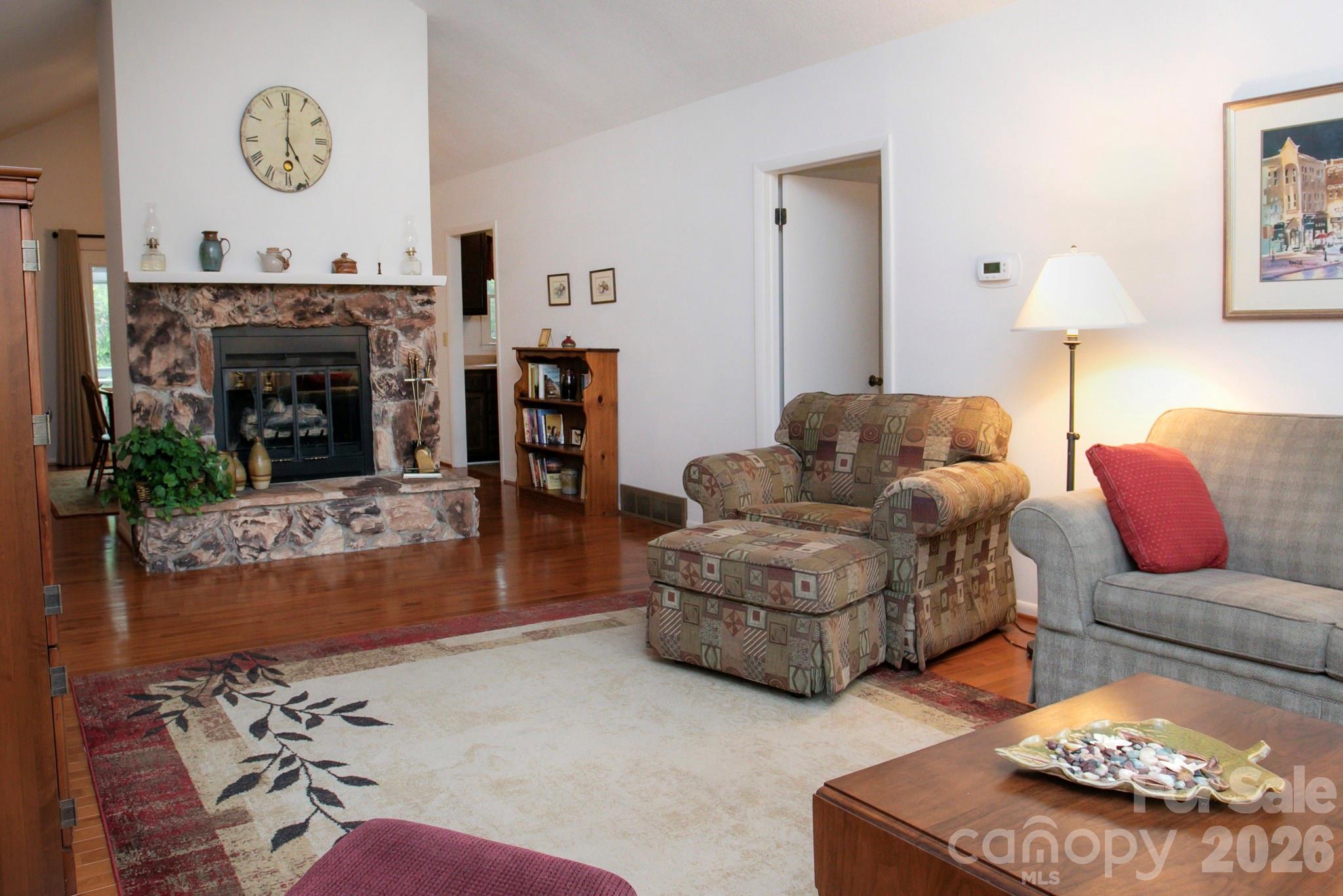 104 Richards Drive — Hendersonville