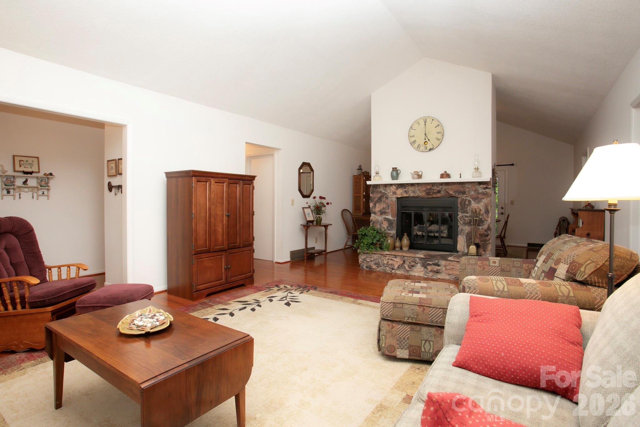 104 Richards Drive — Hendersonville