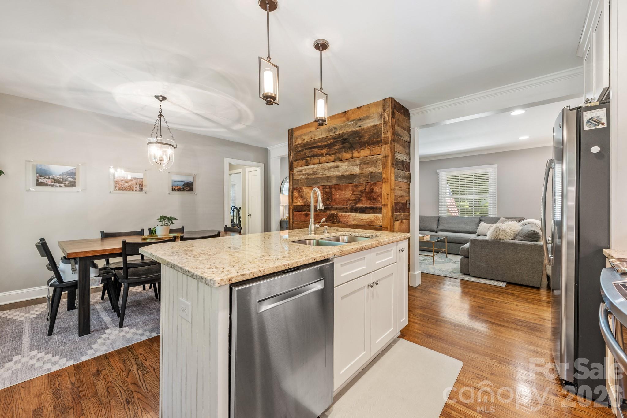 2909 Clemson Avenue — Charlotte